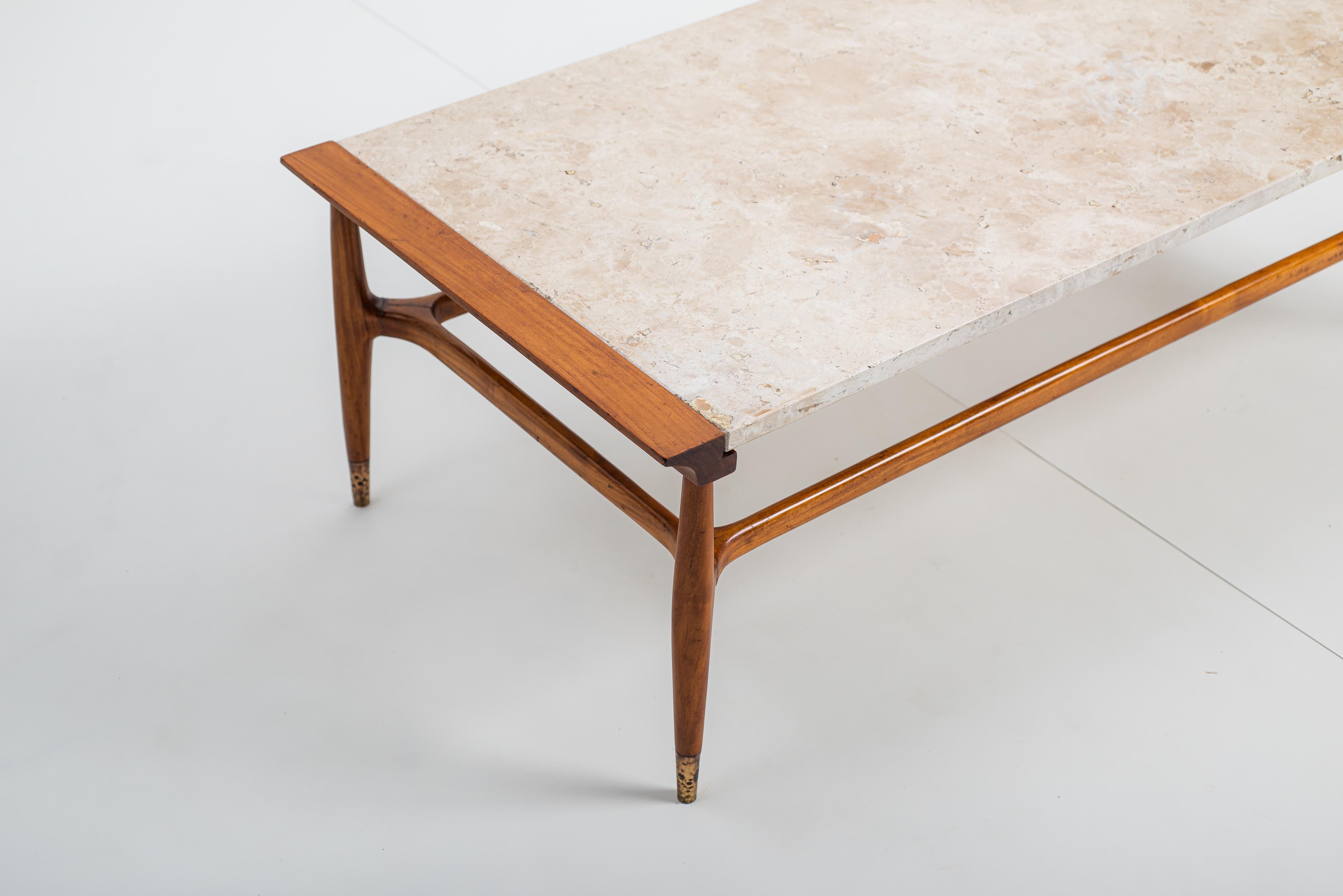 Brazilian Mid-Century Modern Center table by Giuseppe Scapinelli, Brazil, 1950s For Sale