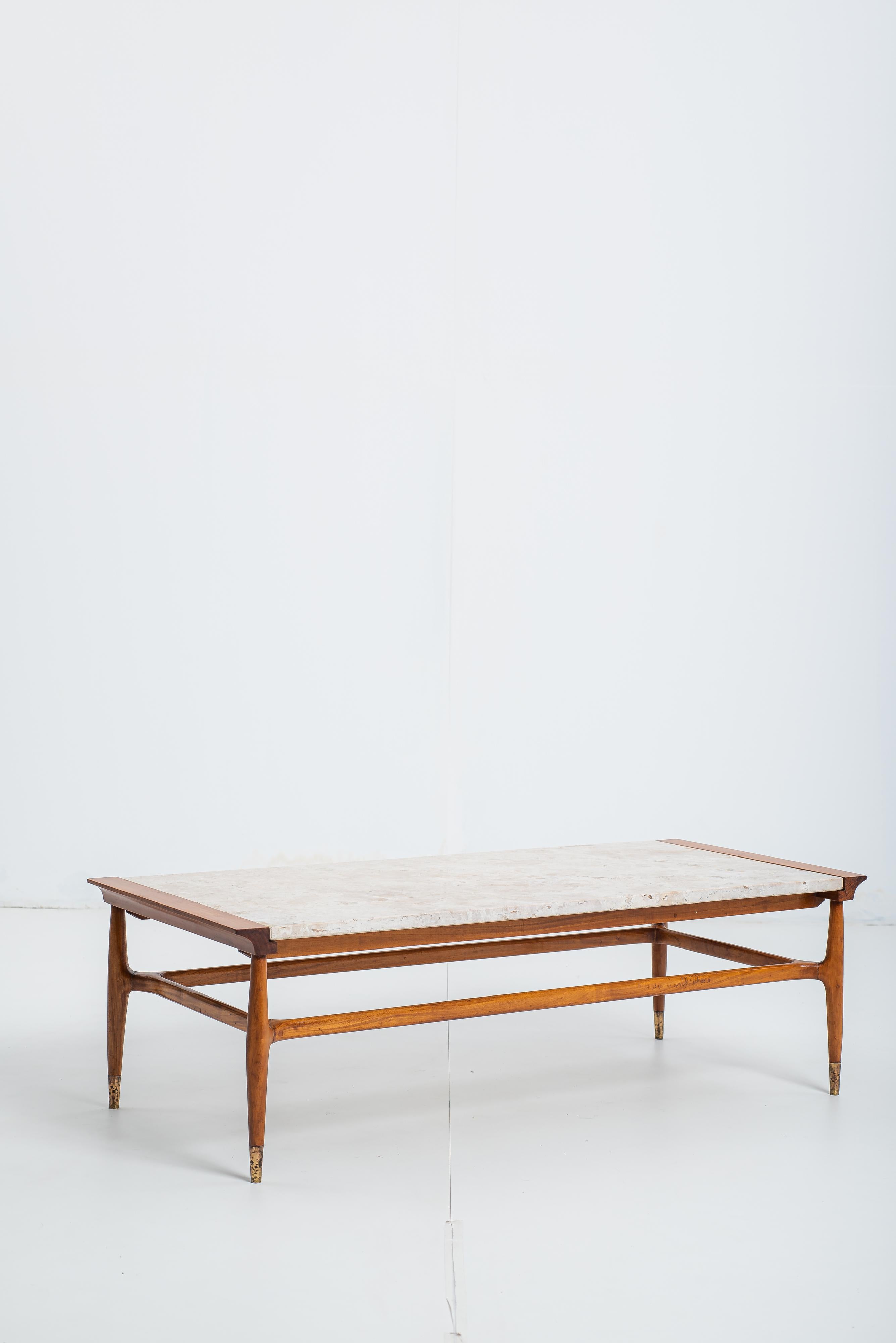 Varnished Mid-Century Modern Center table by Giuseppe Scapinelli, Brazil, 1950s For Sale