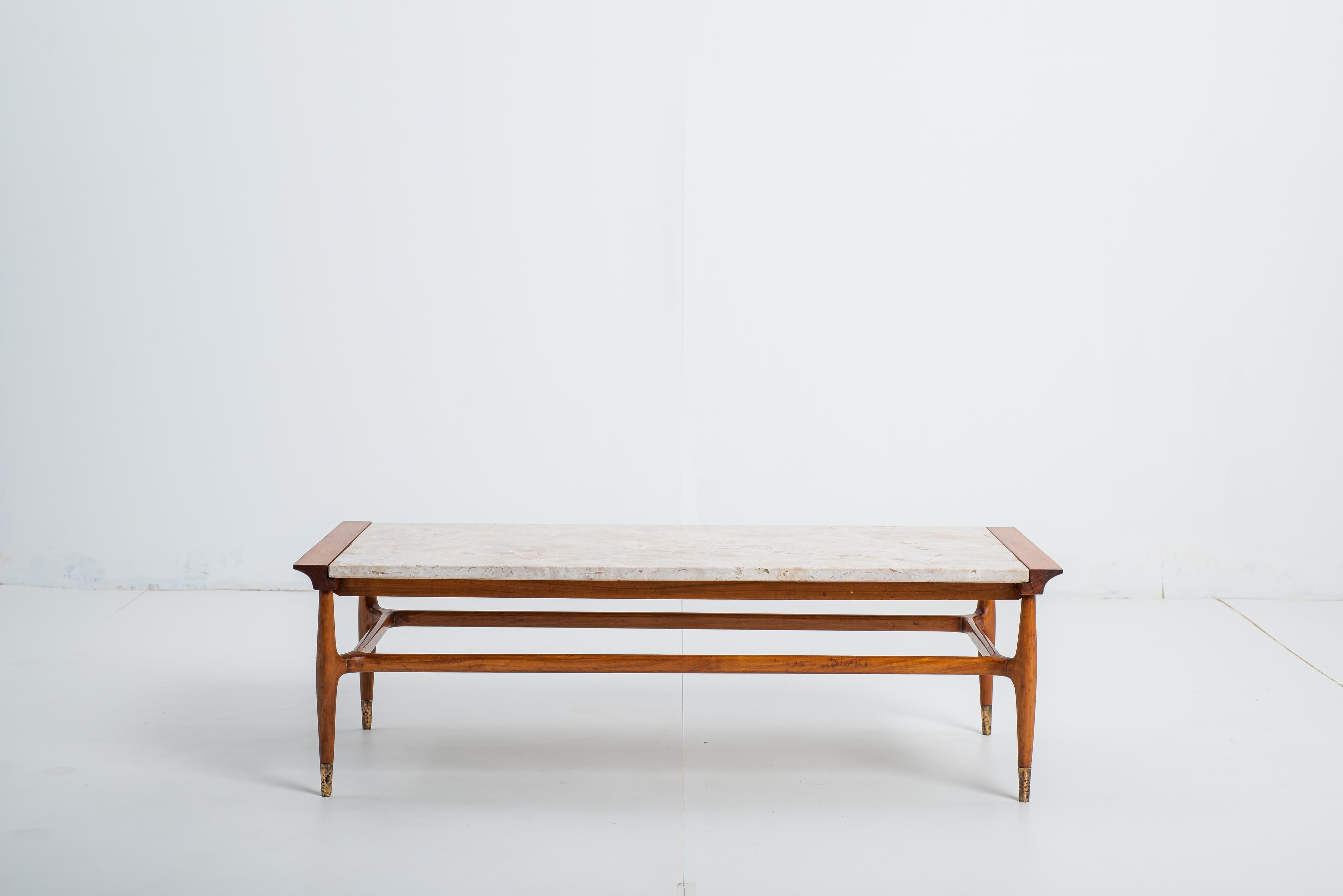 Mid-20th Century Mid-Century Modern Center table by Giuseppe Scapinelli, Brazil, 1950s For Sale