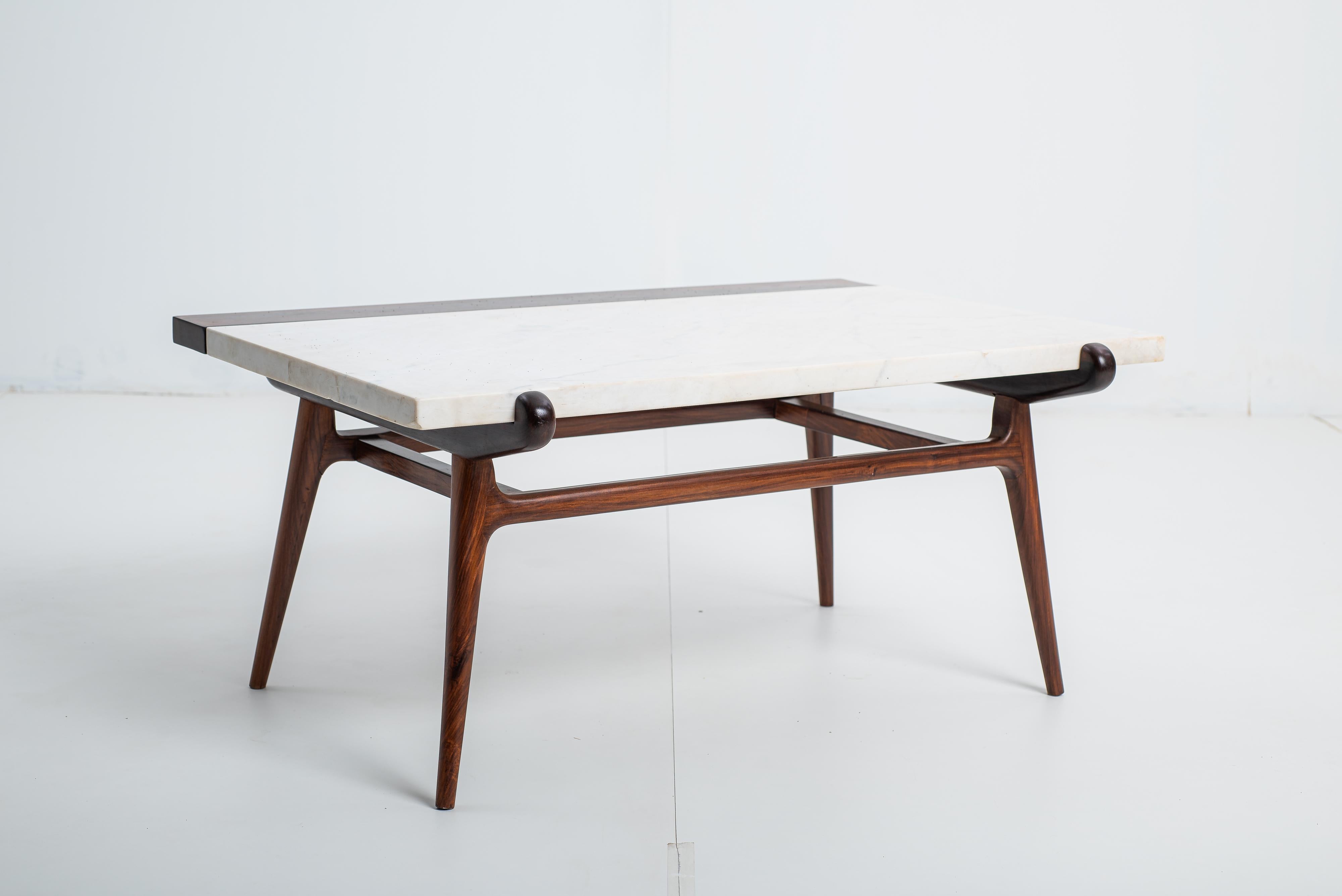Mid-Century Modern Center table by Giuseppe Scapinelli, Brazil, 1960s For Sale 3