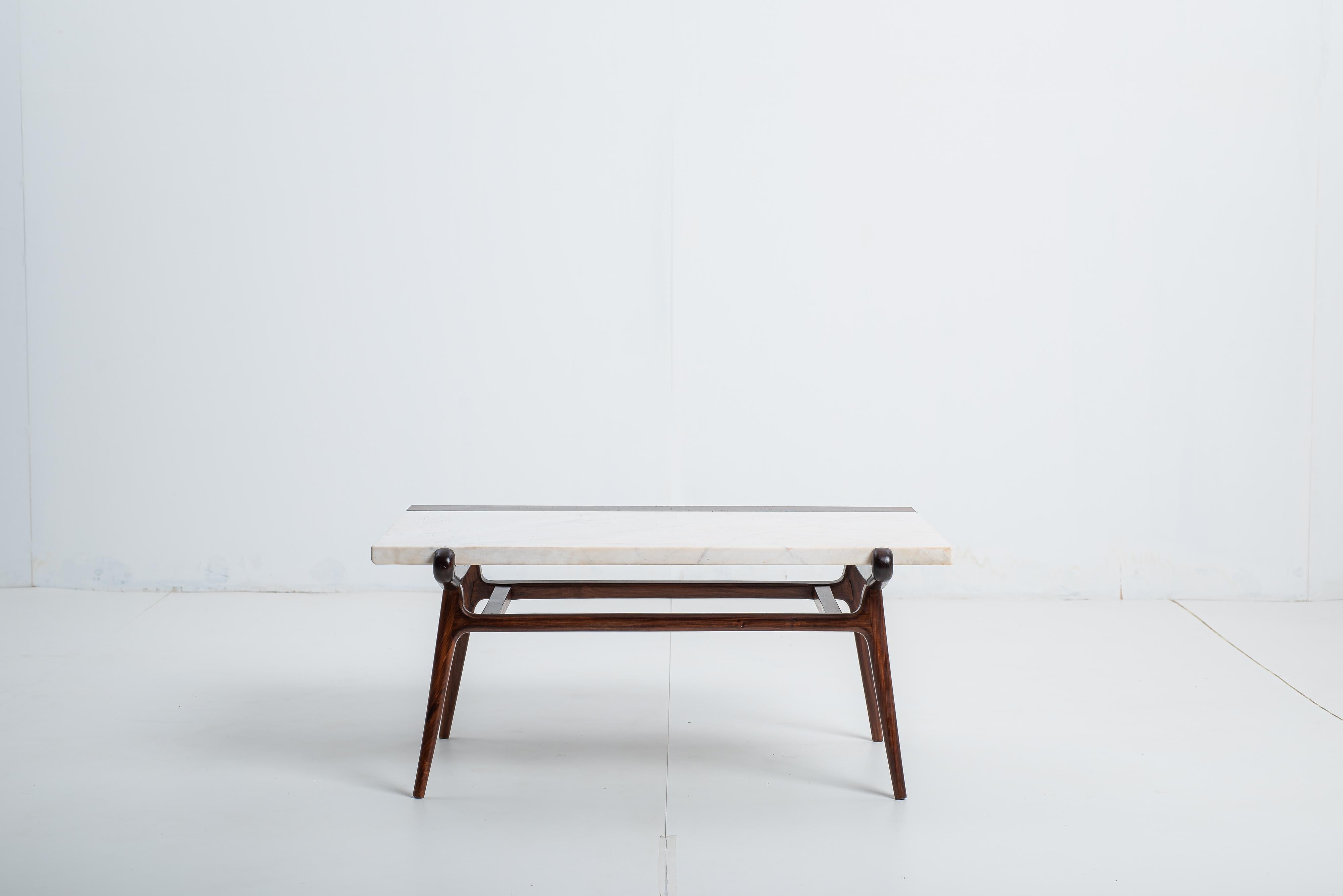 Brazilian Mid-Century Modern Center table by Giuseppe Scapinelli, Brazil, 1960s For Sale