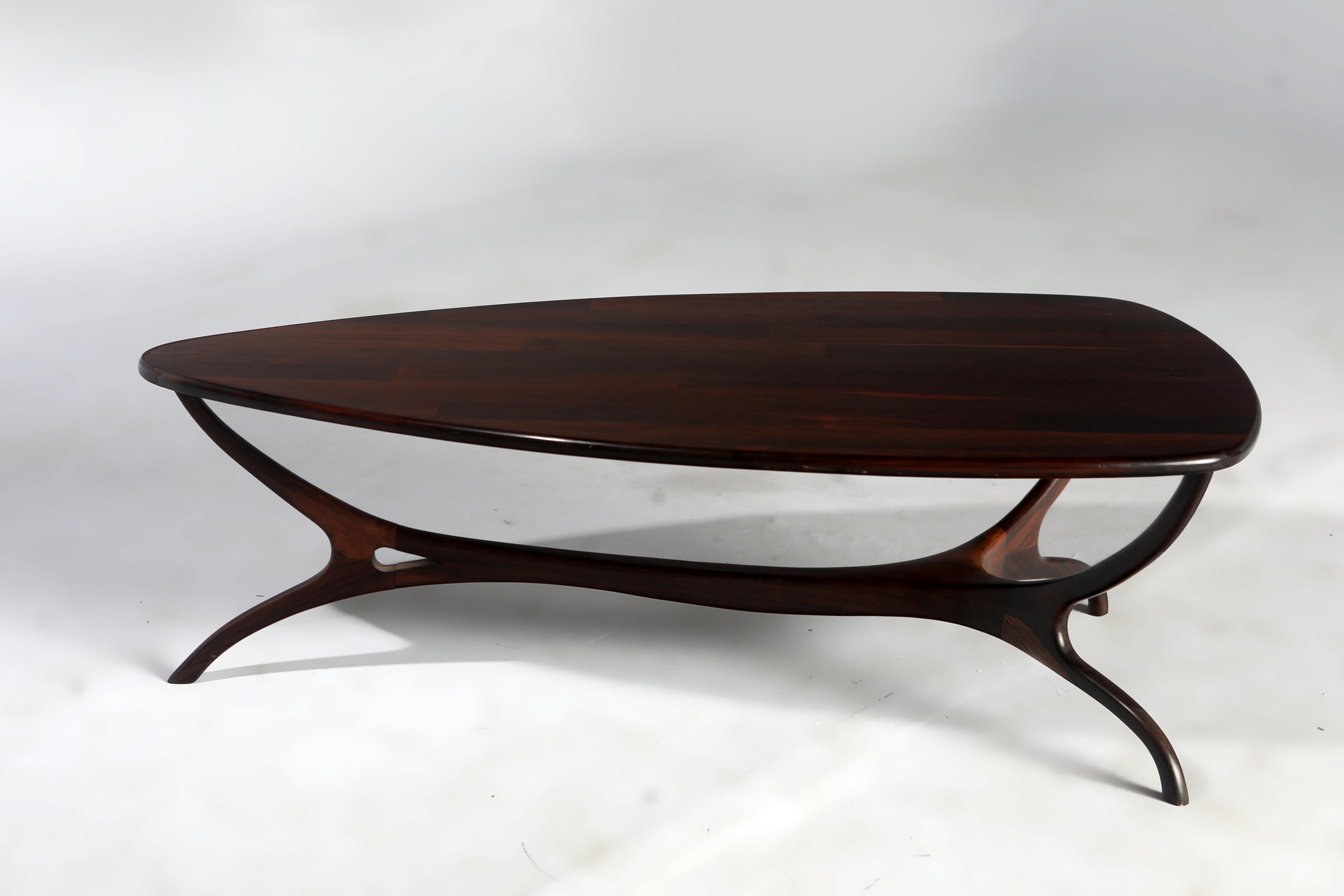 Verni Table centrale moderne du milieu du siècle dernier de Giuseppe Scapinelli, Brésil, années 1960 en vente