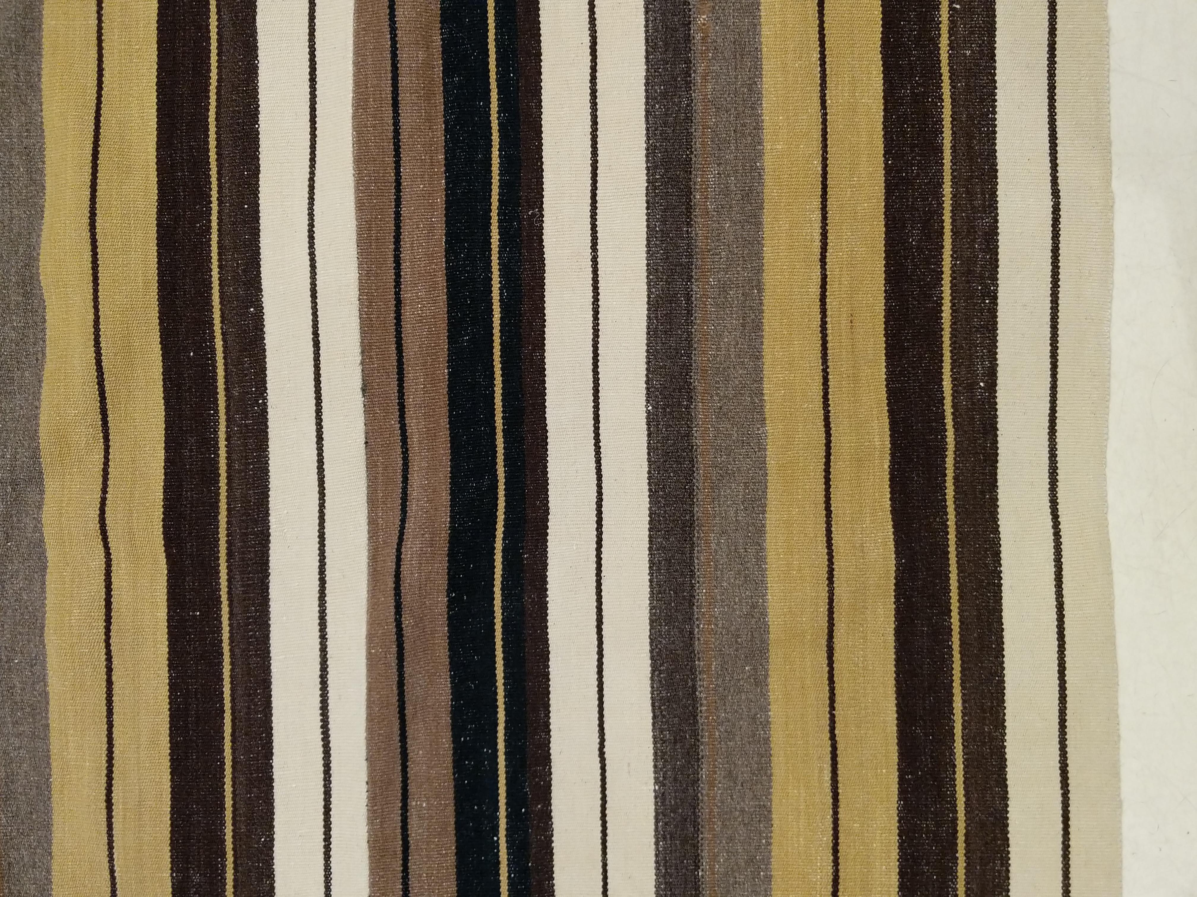 Mid-Century Modern Central Anatolian Kilim Rug with Stripes For Sale 3
