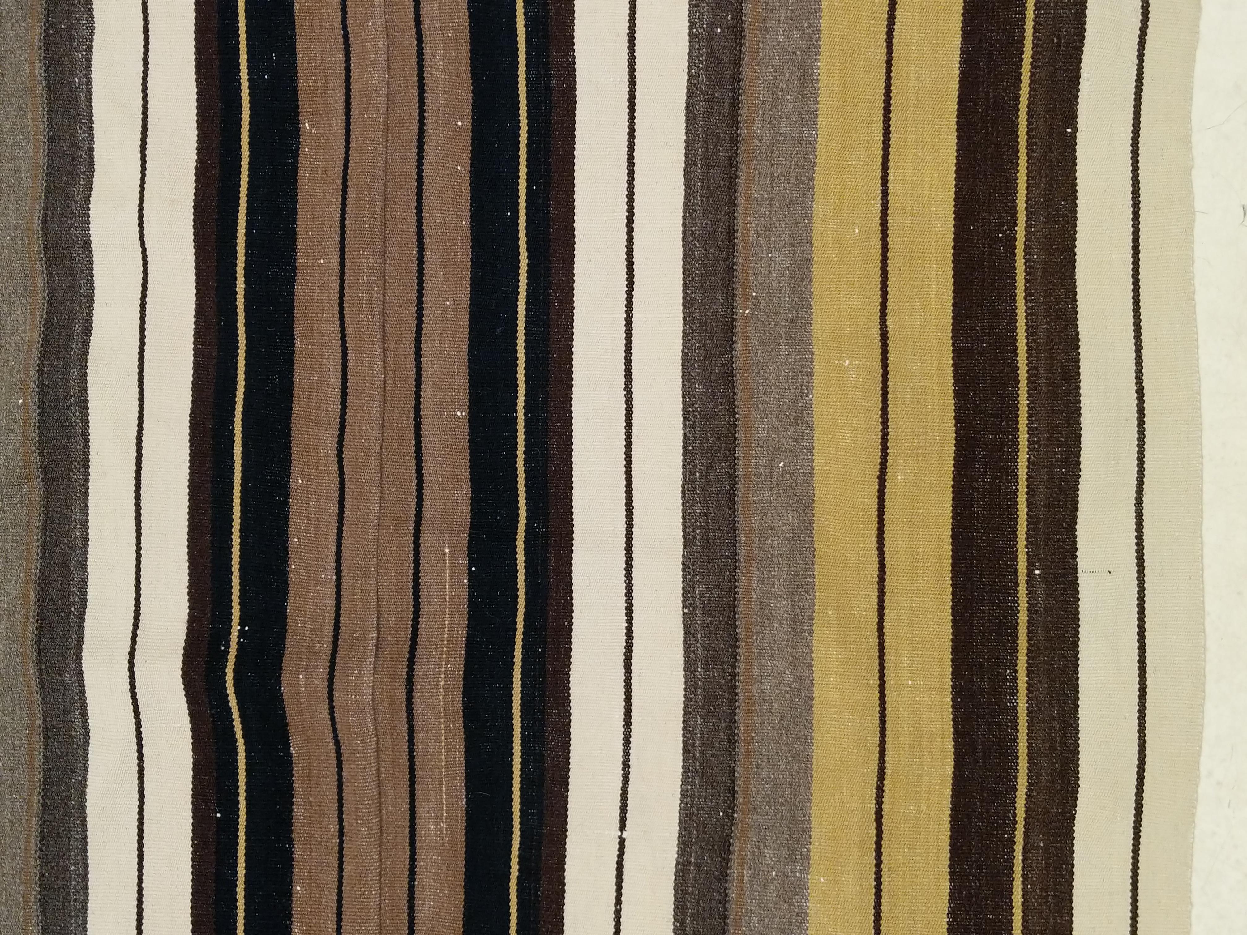 Mid-Century Modern Central Anatolian Kilim Rug with Stripes For Sale 11