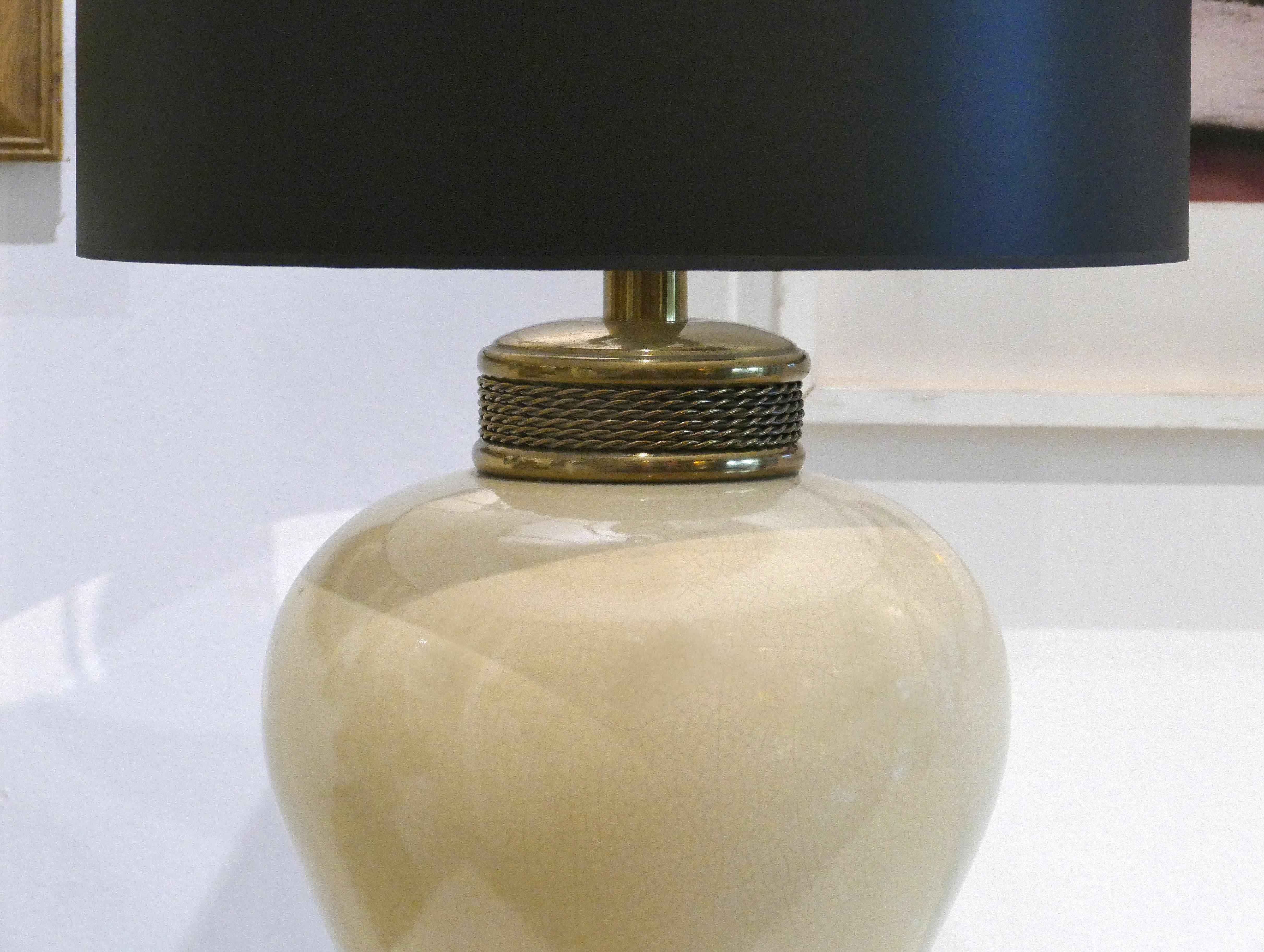 Mid-Century Modern Ceramic and Brass Table Lamp in an Urn Form In Good Condition In Miami, FL