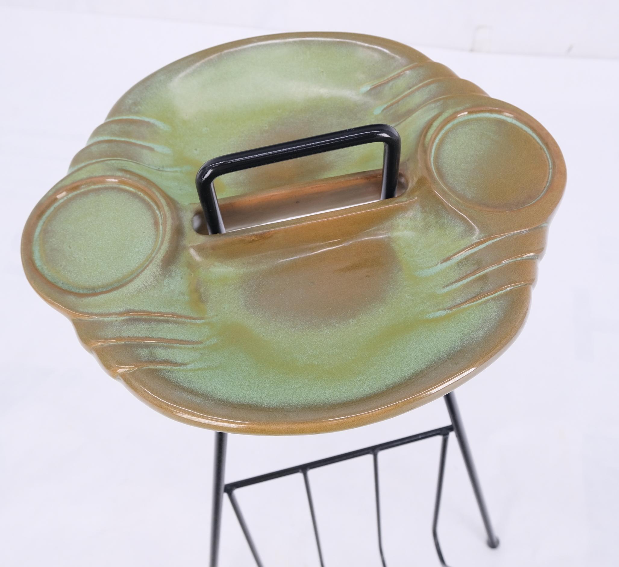 American Mid-Century Modern Ceramic Ashtray on Wire Legs Magazine Rack Stand For Sale