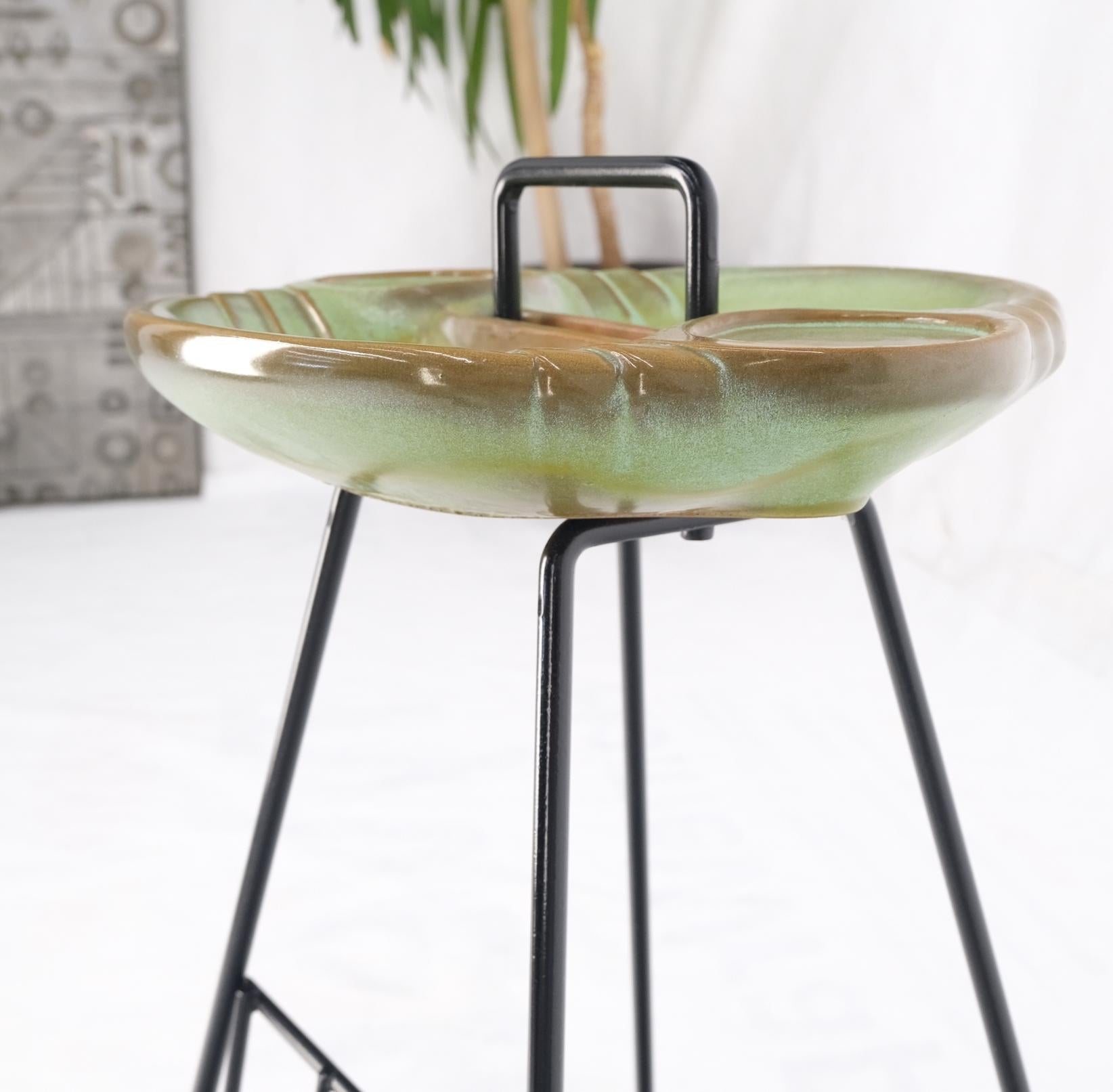 20th Century Mid-Century Modern Ceramic Ashtray on Wire Legs Magazine Rack Stand For Sale