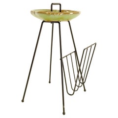 Posacenere in ceramica moderno di metà secolo su gambe in filo metallico Porta riviste