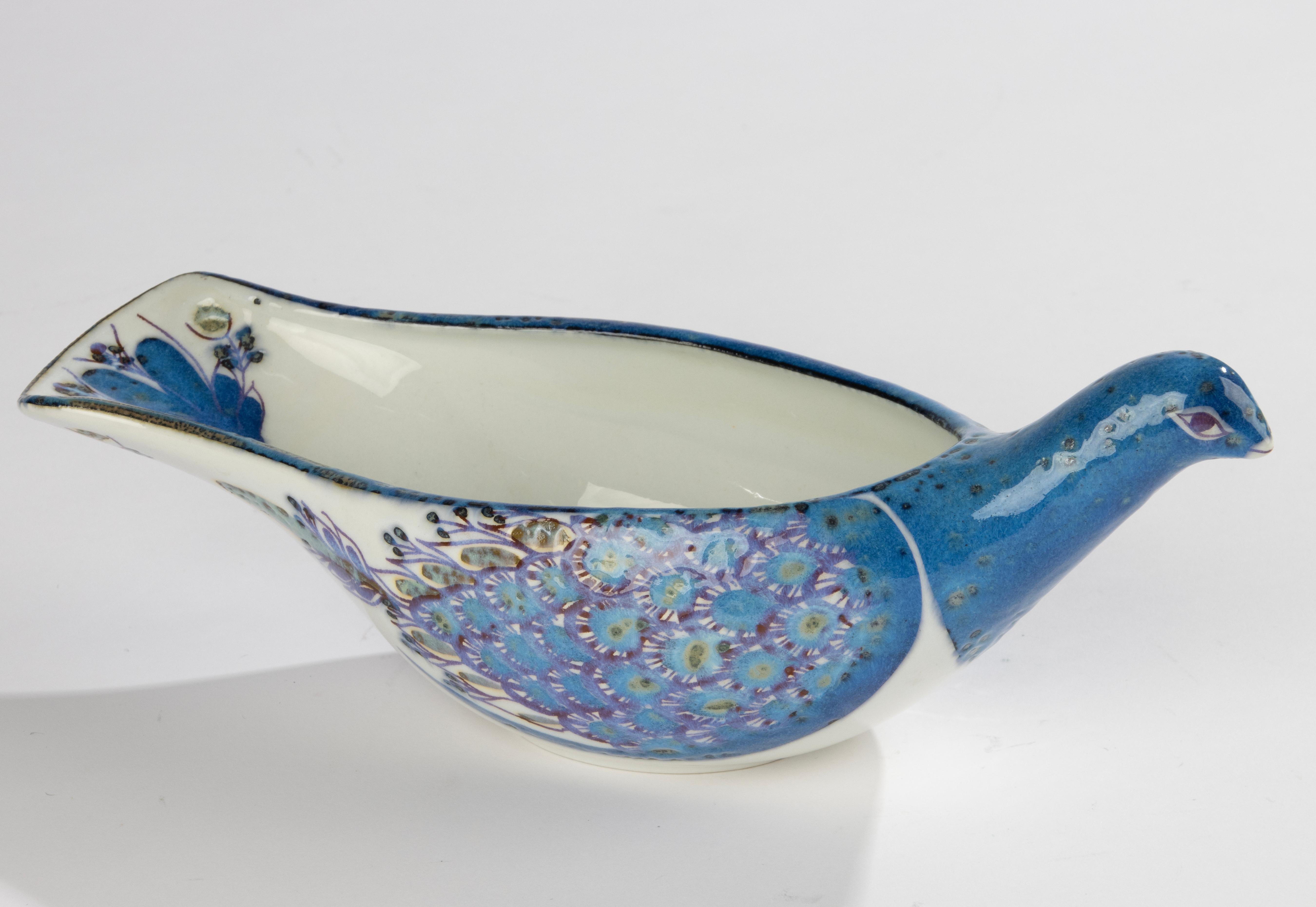 Moderne Keramikschale aus der Mitte des Jahrhunderts – Pfau – Royal Copenhagen – Berte Jessen (Dänisch) im Angebot