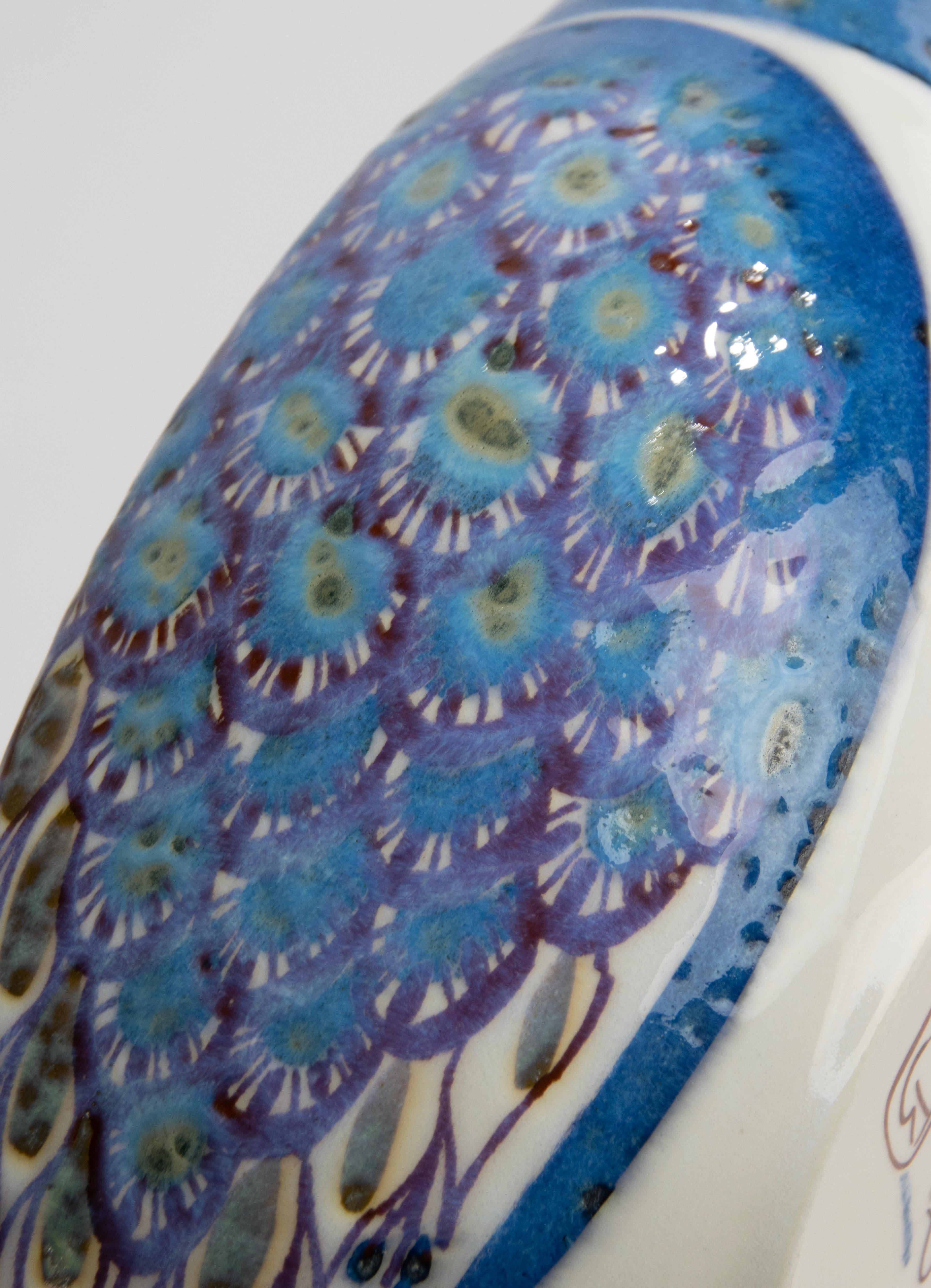 Moderne Keramikschale aus der Mitte des Jahrhunderts – Pfau – Royal Copenhagen – Berte Jessen im Angebot 1