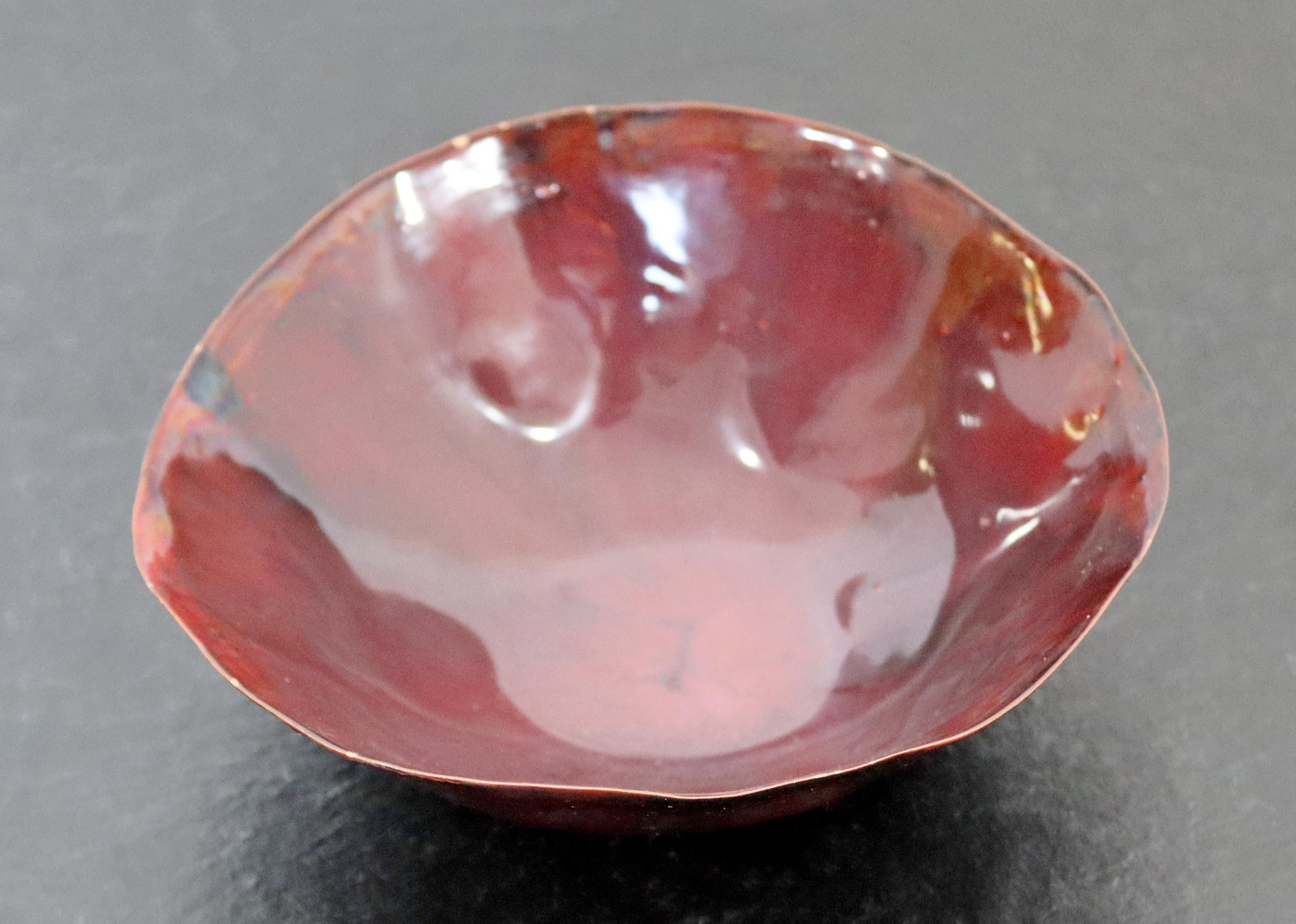 For your consideration is an outstanding, small, glossy ceramic bowl, made in Italy, by Fausto Melotti with his insignia, circa 1956. In excellent condition. The dimensions are 5.5