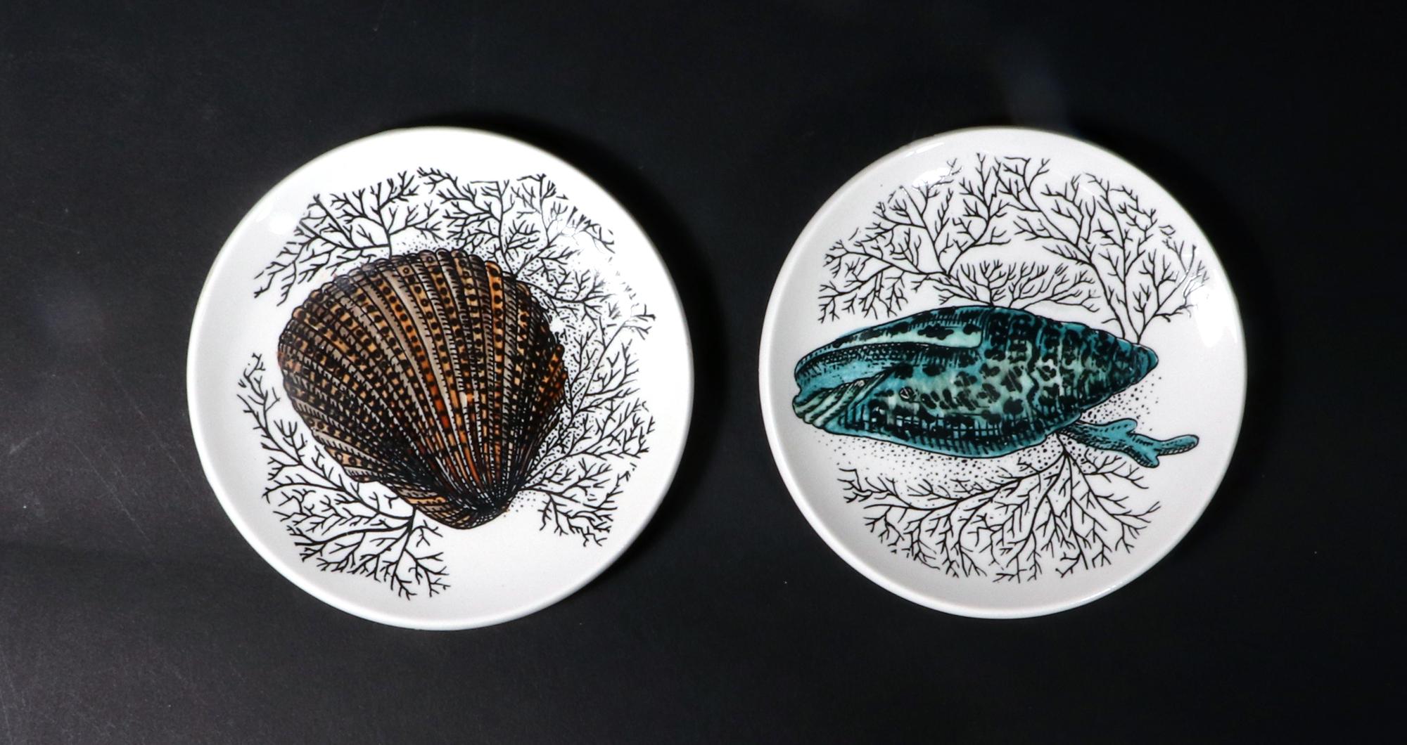 Italian Mid-century Modern Ceramic Coasters decorated with Sea Shells by Bucciarelli For Sale