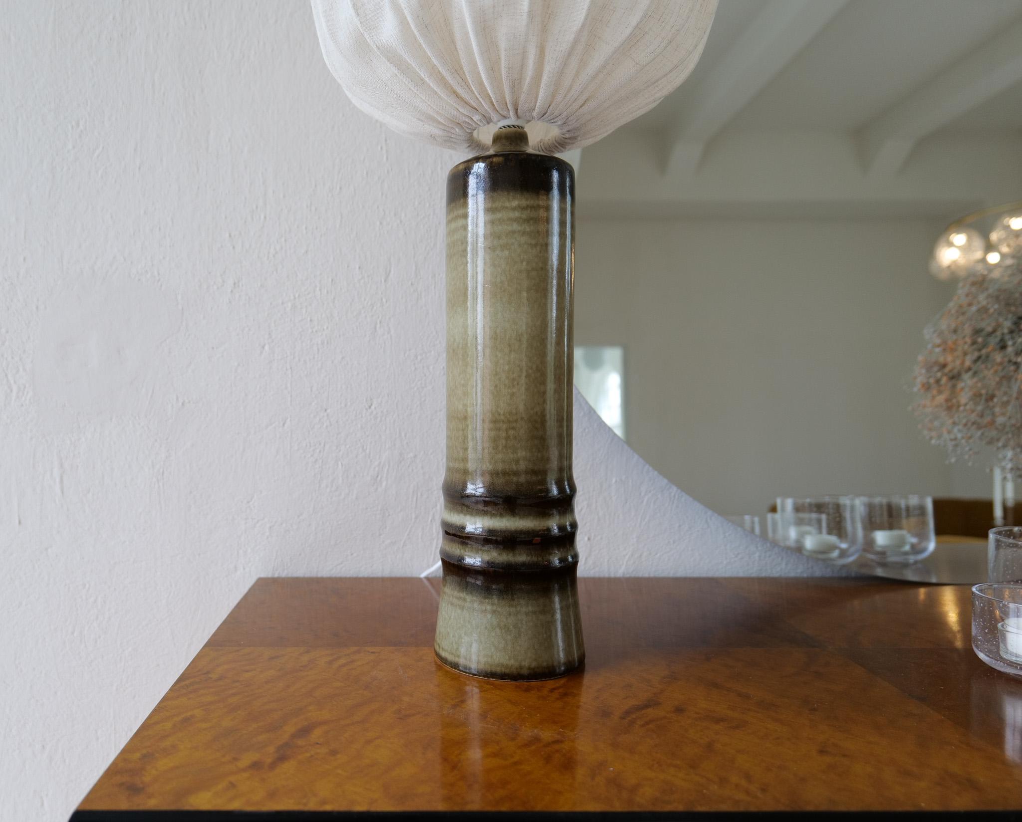 Mid-Century Modern Ceramic Earthy Table Lamp Rörstrand Olle Alberius Sweden In Good Condition For Sale In Hillringsberg, SE