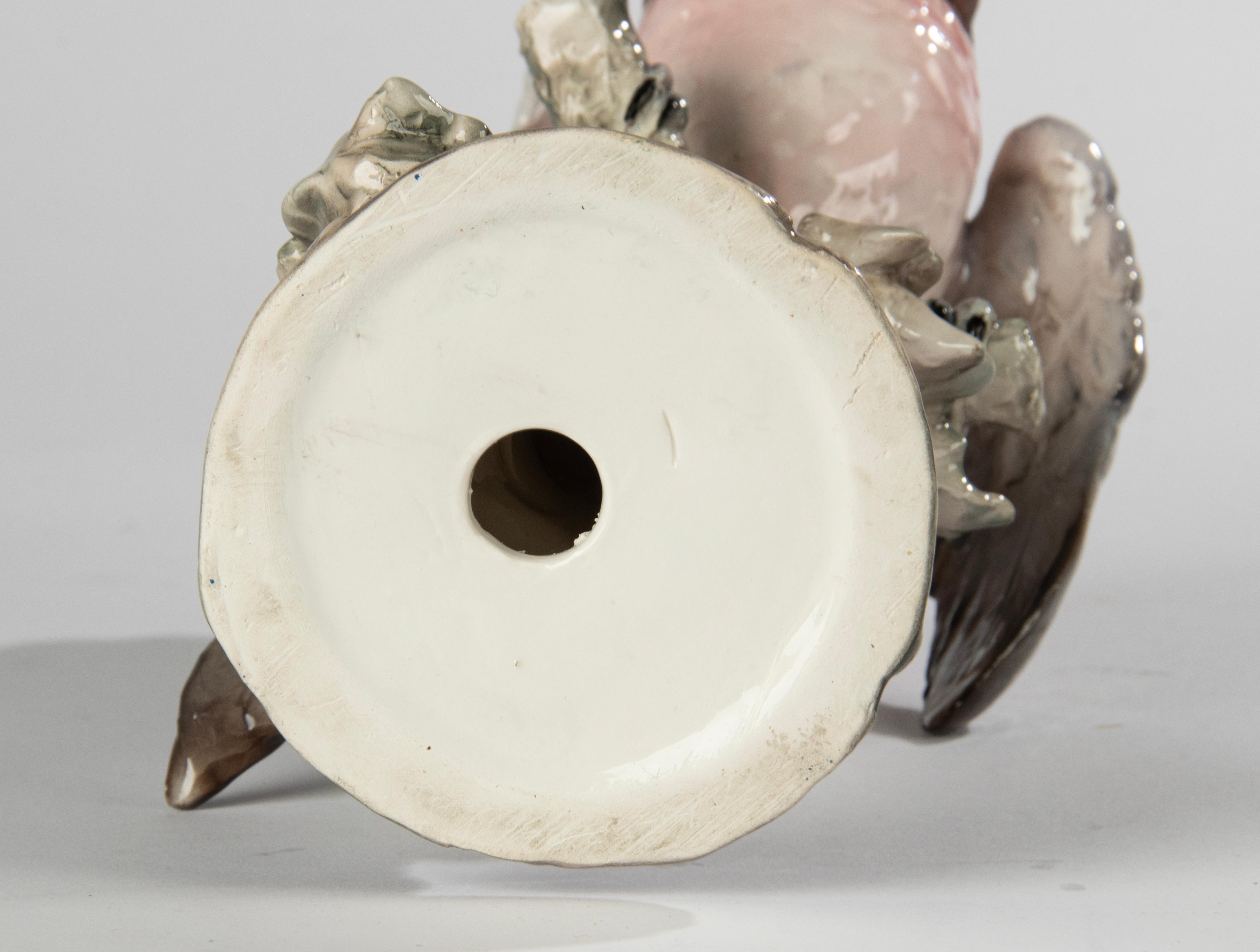 Figurine en céramique mi-siècle moderne représentant un perroquet en vente 5