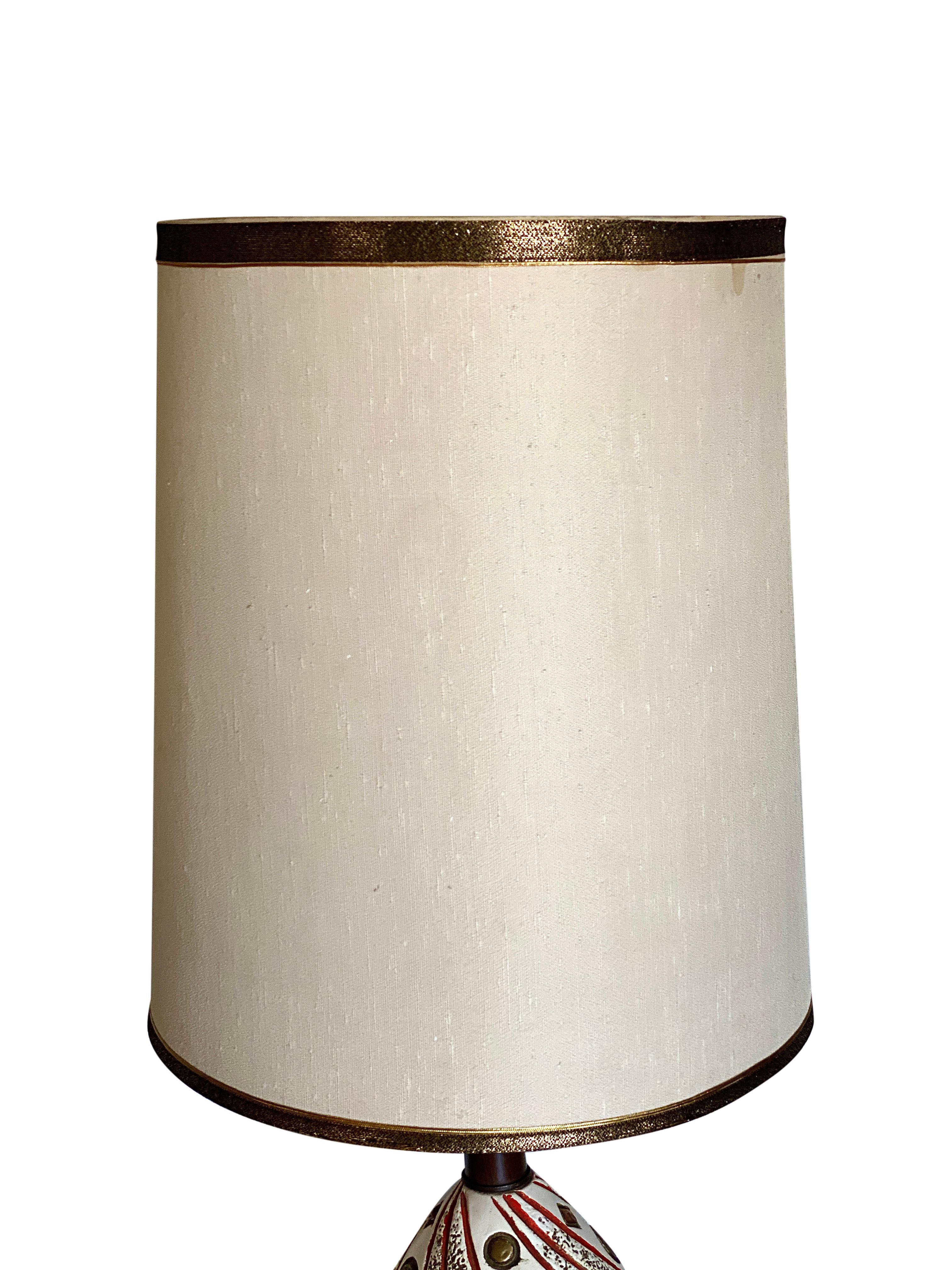 Mid-Century Modern Ceramic Geometric Design Lamp For Sale 1