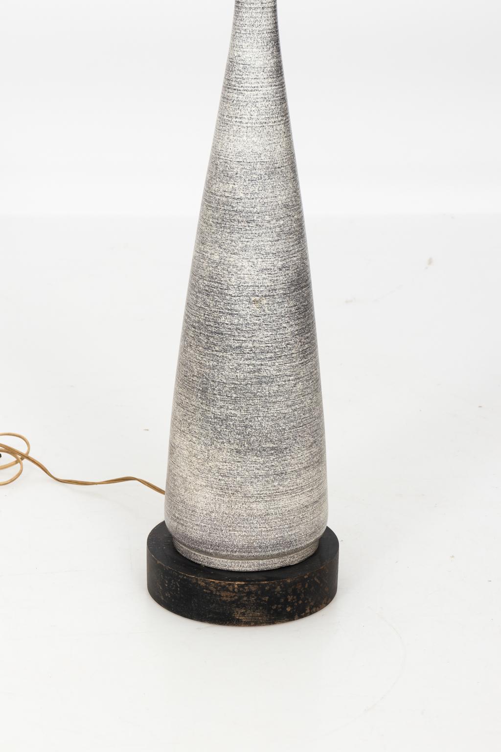 Mid-Century Modern Ceramic Lamp For Sale 2