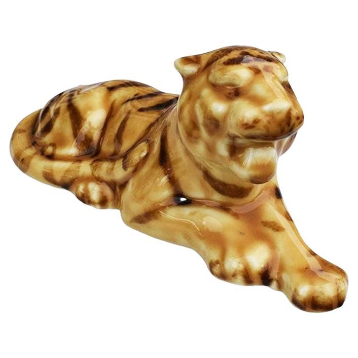 Figurita de león de cerámica moderna de mediados de siglo en marrón