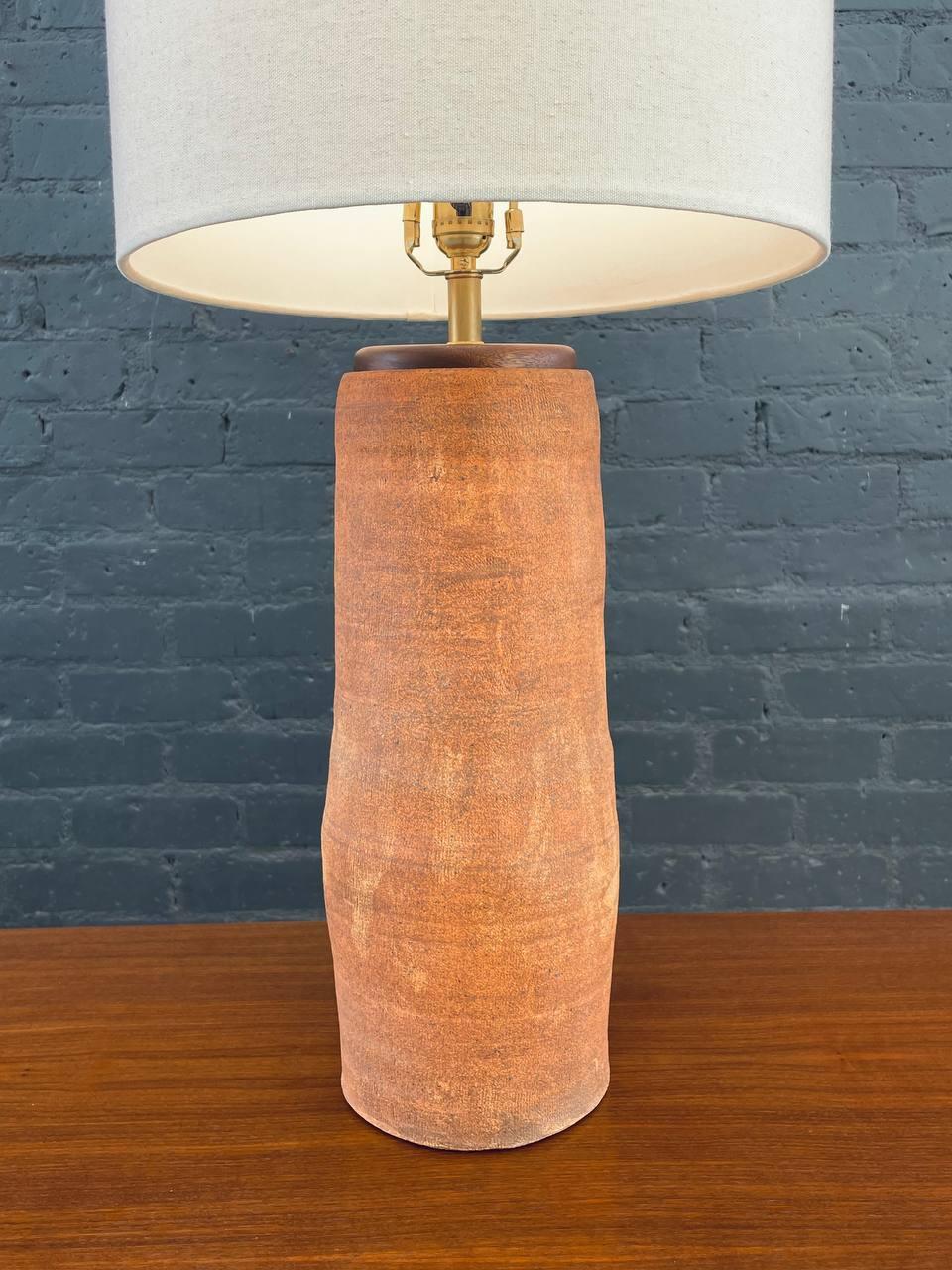 Mid-Century Modern Ceramic Orange Rust Glaze Table Lamp For Sale 2