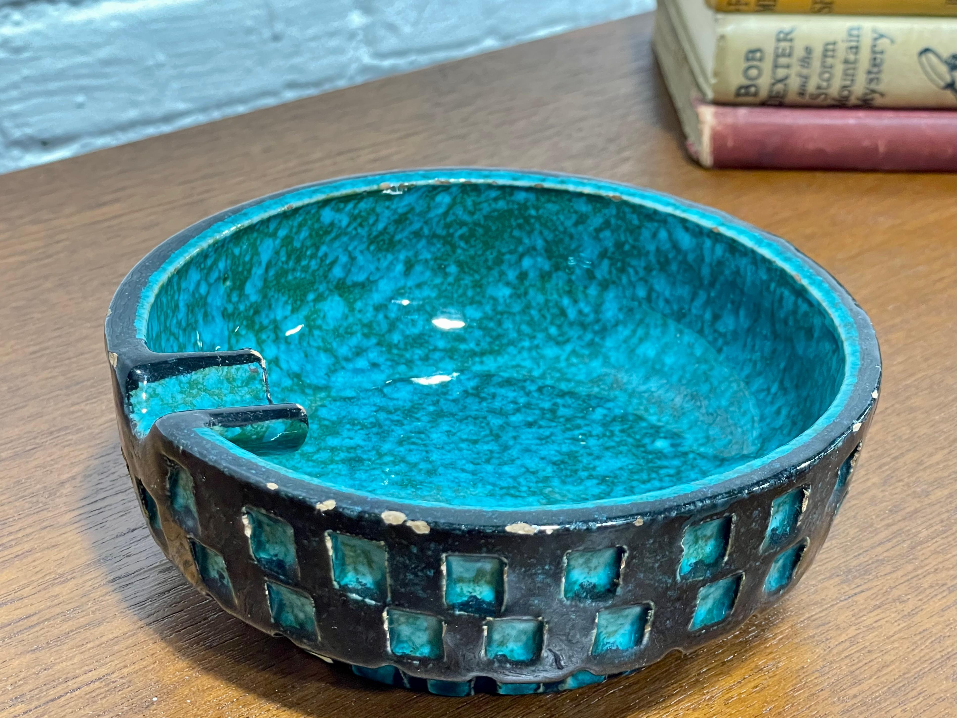 Mid Century Modern CERAMIC Signed TURQUOISE ASHTRAY Bowl by Bitossi, c. 1960's im Zustand „Gut“ im Angebot in Weehawken, NJ