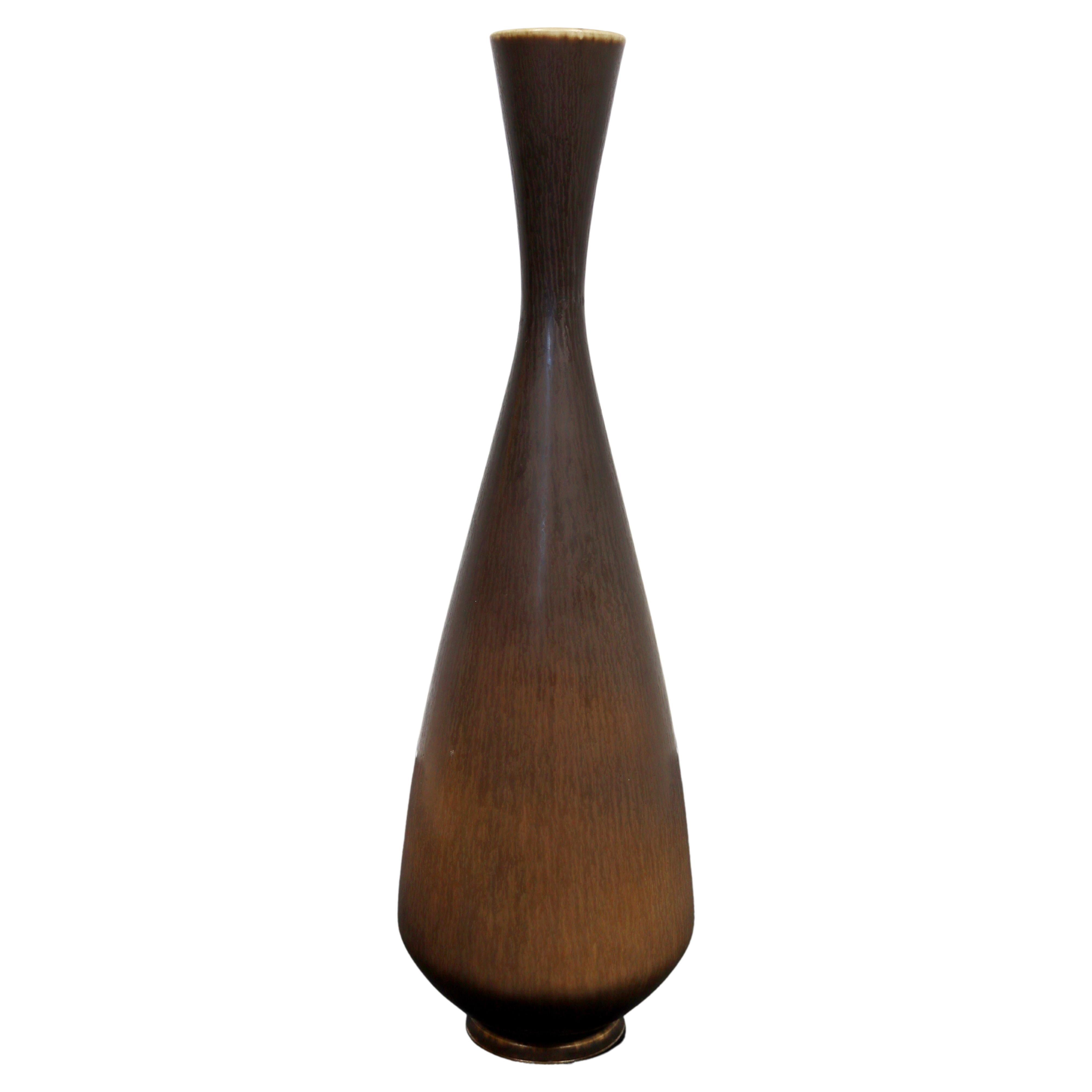 Mid Century Modern Ceramic Slim Vase Signed Berndt Friberg Gray Hare Glaze 1960s For Sale