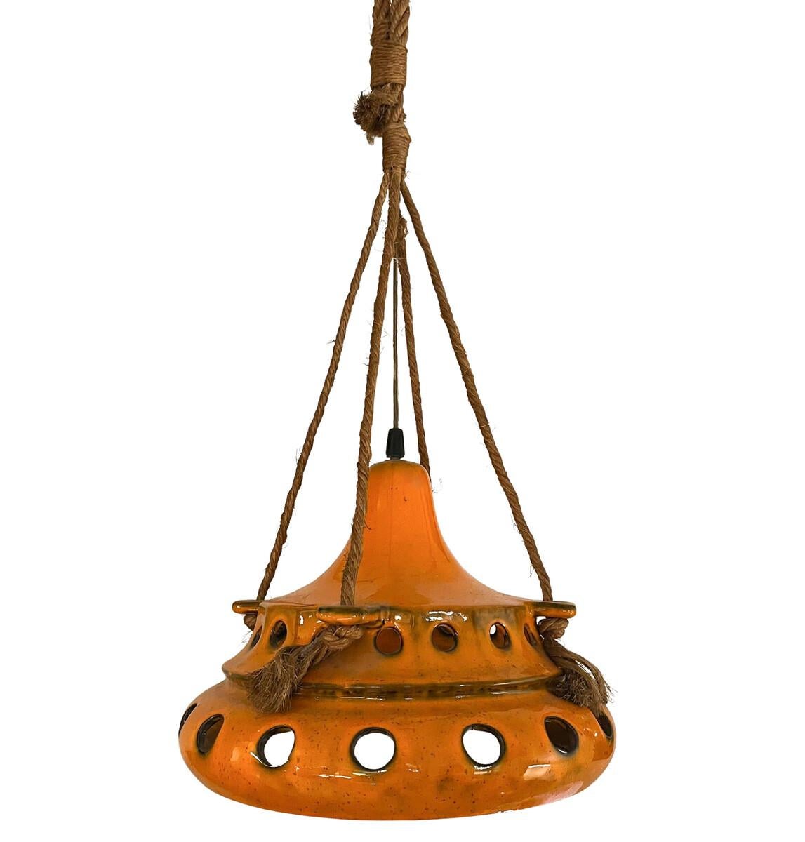 Mid-Century Modern Ceramic Suspension, 1970s In Good Condition For Sale In Brussels, BE