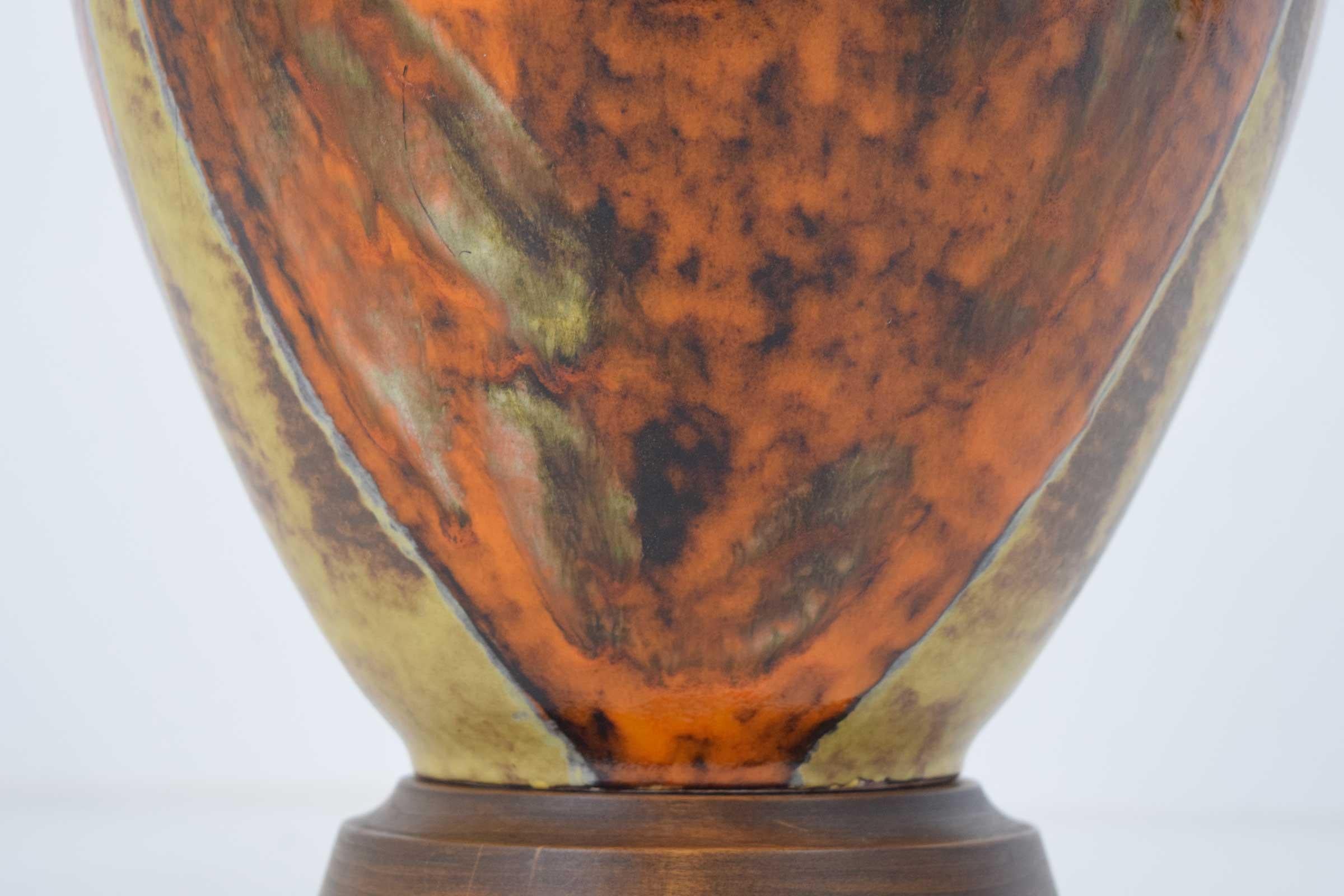 Nord-américain Lampe de table en céramique moderne du milieu du siècle en orange et brun en vente