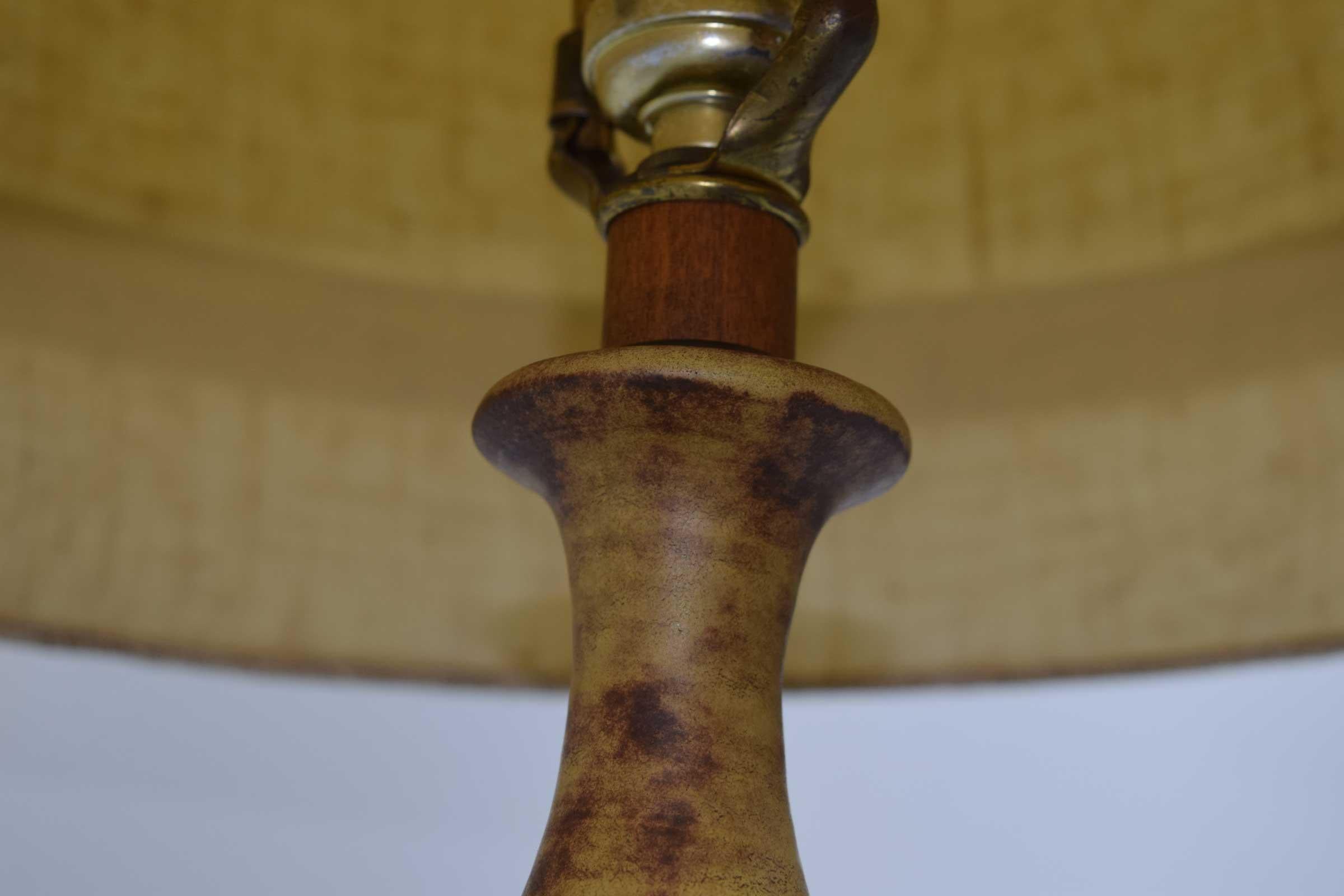 Céramique Lampe de table en céramique moderne du milieu du siècle en orange et brun en vente