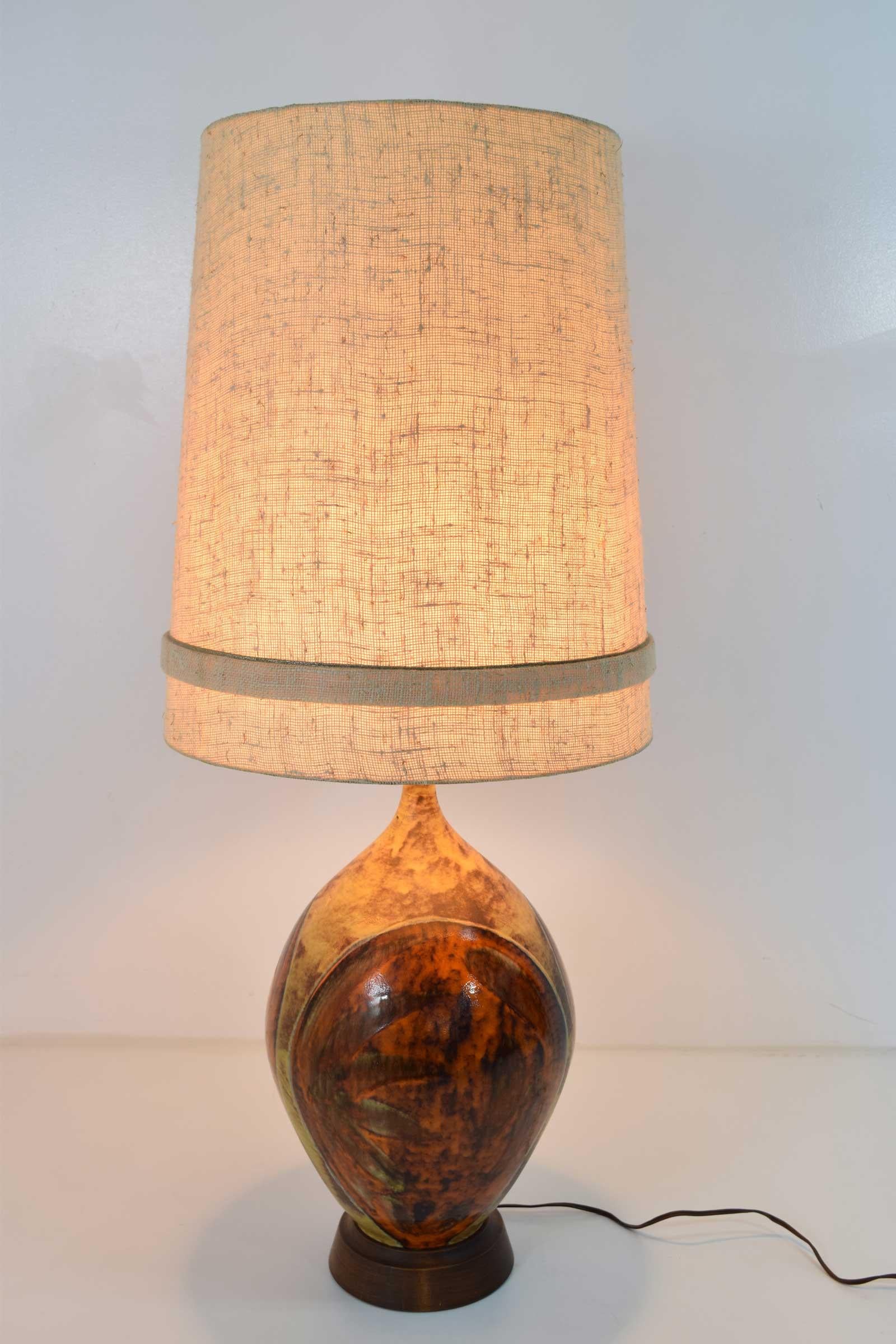 Mid-Century Modern Ceramic Table Lamp in Orange and Brown For Sale 1