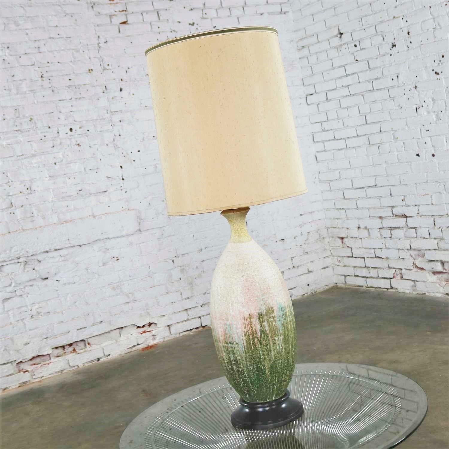 Mid-Century Modern Ceramic Table Lamp with Cream Fuchsia Green Drip Lava Glaze In Good Condition For Sale In Topeka, KS