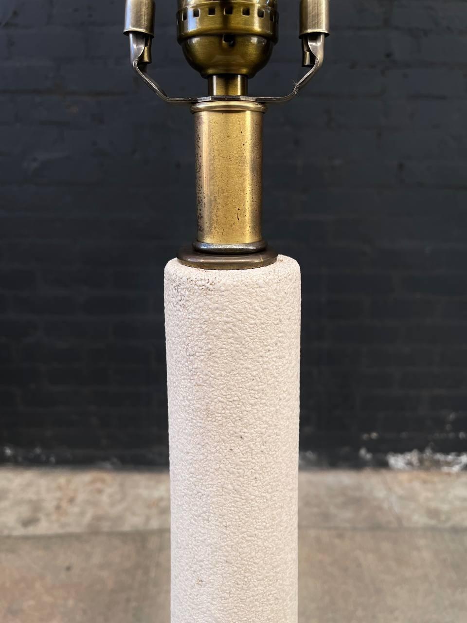 Américain Lampe de table en céramique The Moderns avec accents de mosaïque en vente