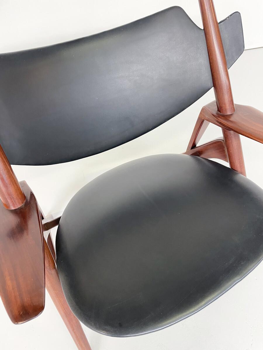 Italian Mid-Century Modern Chair by Hans Wegner, De Padova,  1960s For Sale