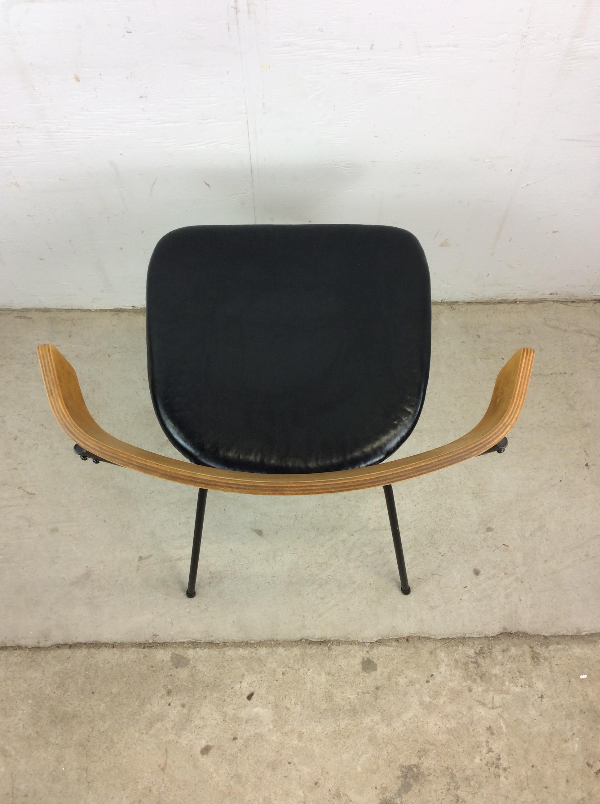 Mid Century Modern Chair with Bentwood Back & Black Vinyl by Clifford Pascoe For Sale 6