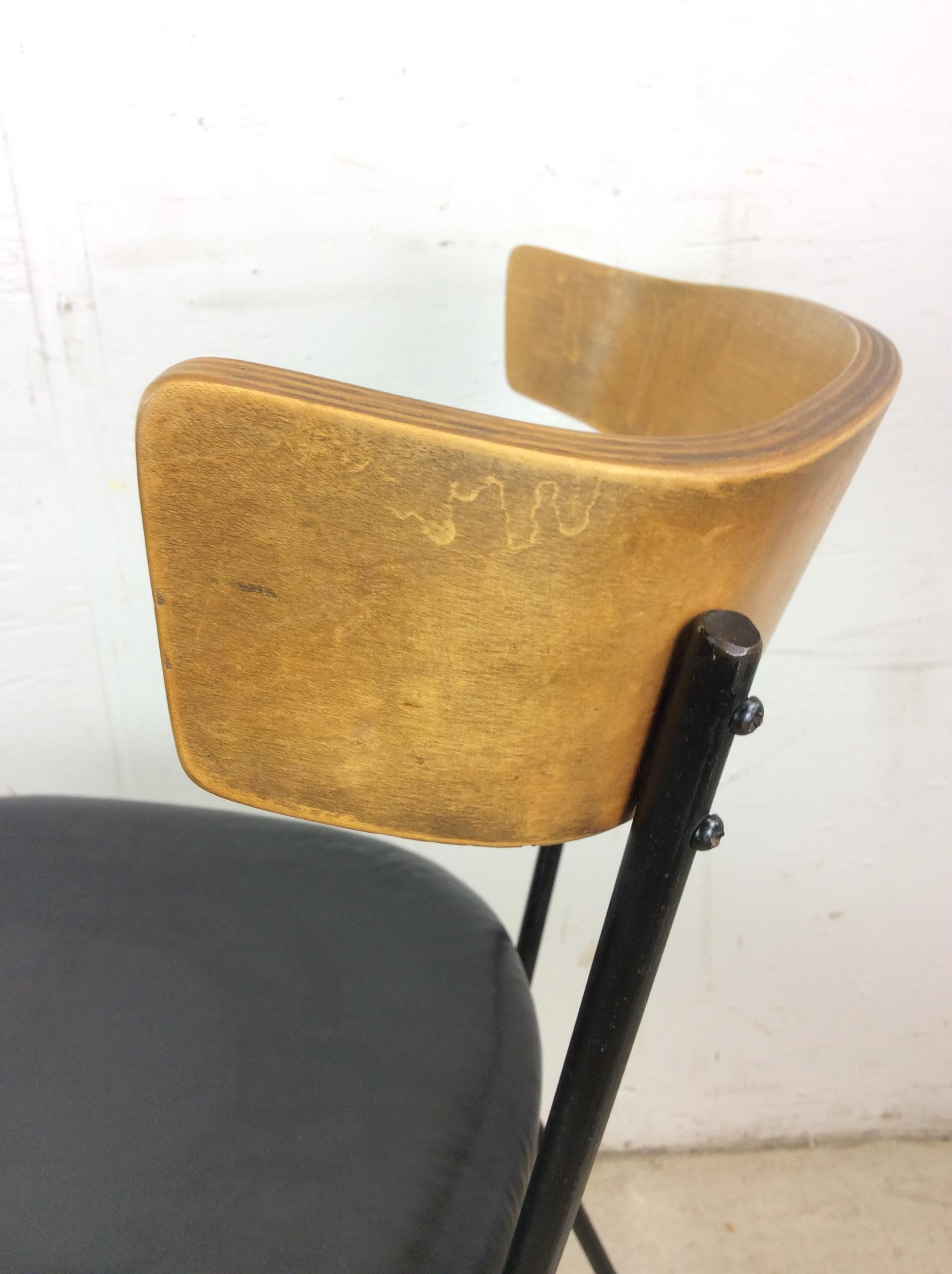 Mid Century Modern Chair with Bentwood Back & Black Vinyl by Clifford Pascoe For Sale 9