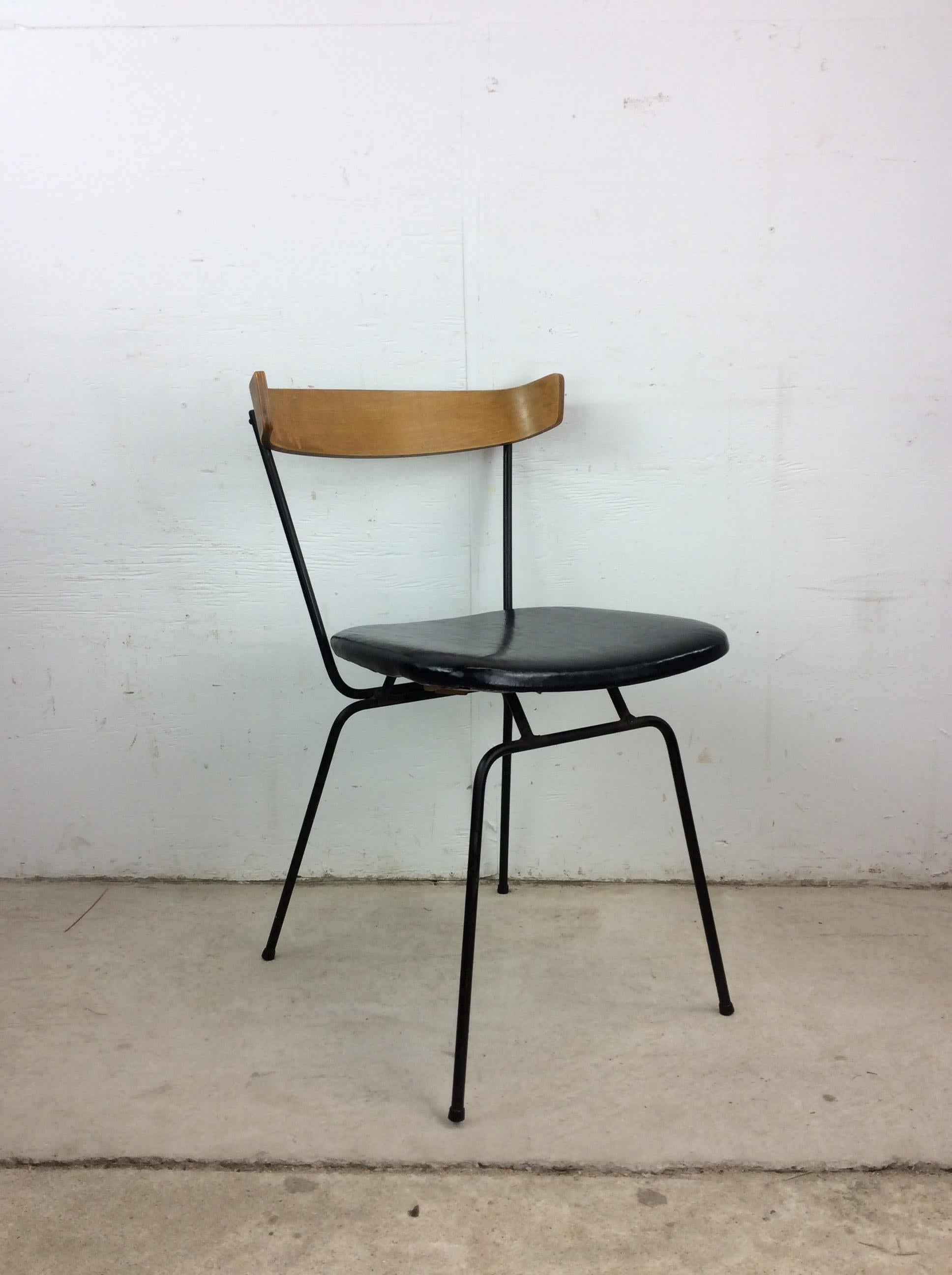 20th Century Mid Century Modern Chair with Bentwood Back & Black Vinyl by Clifford Pascoe For Sale