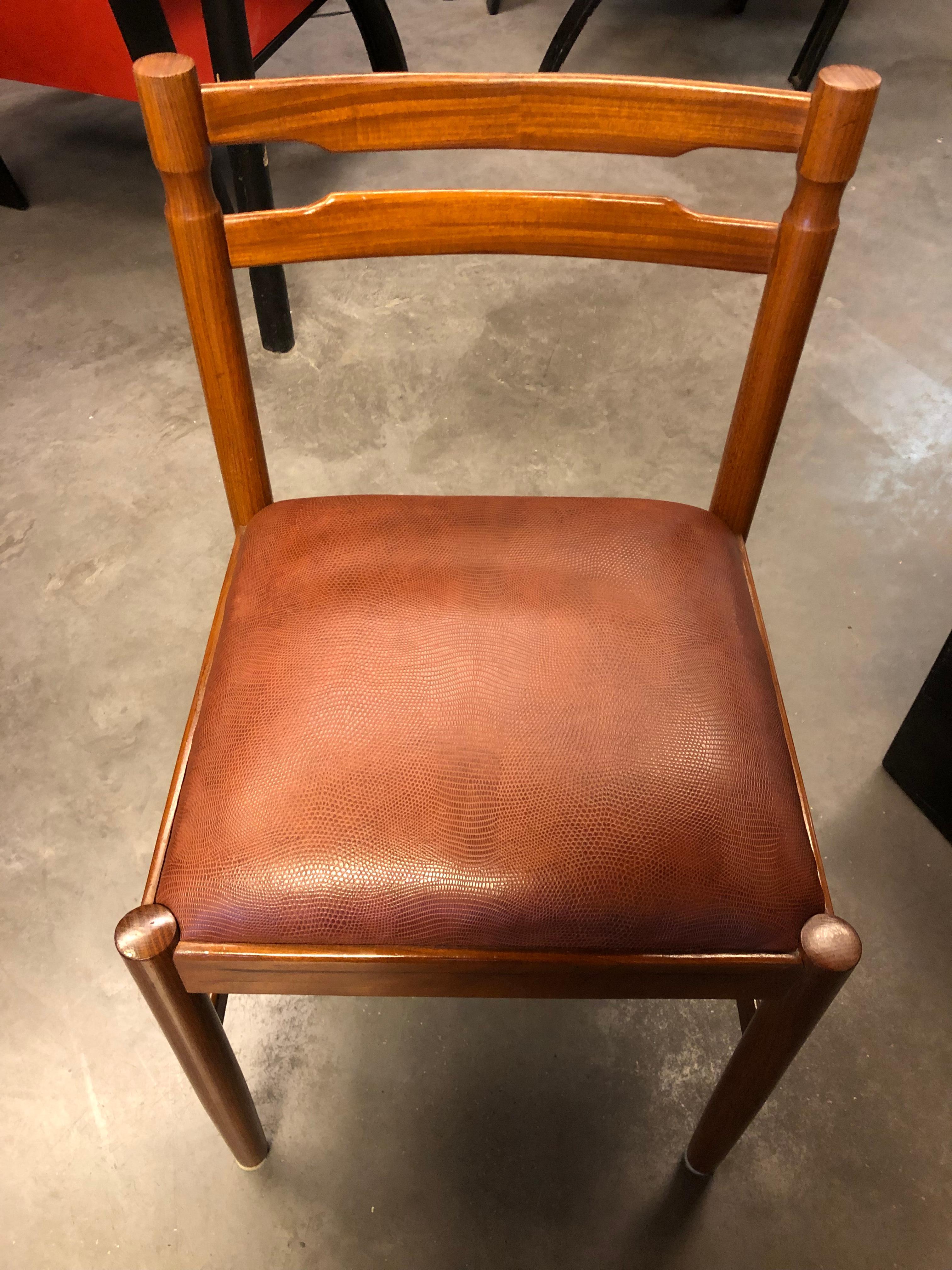 Mid century modern chairs For Sale at 1stDibs