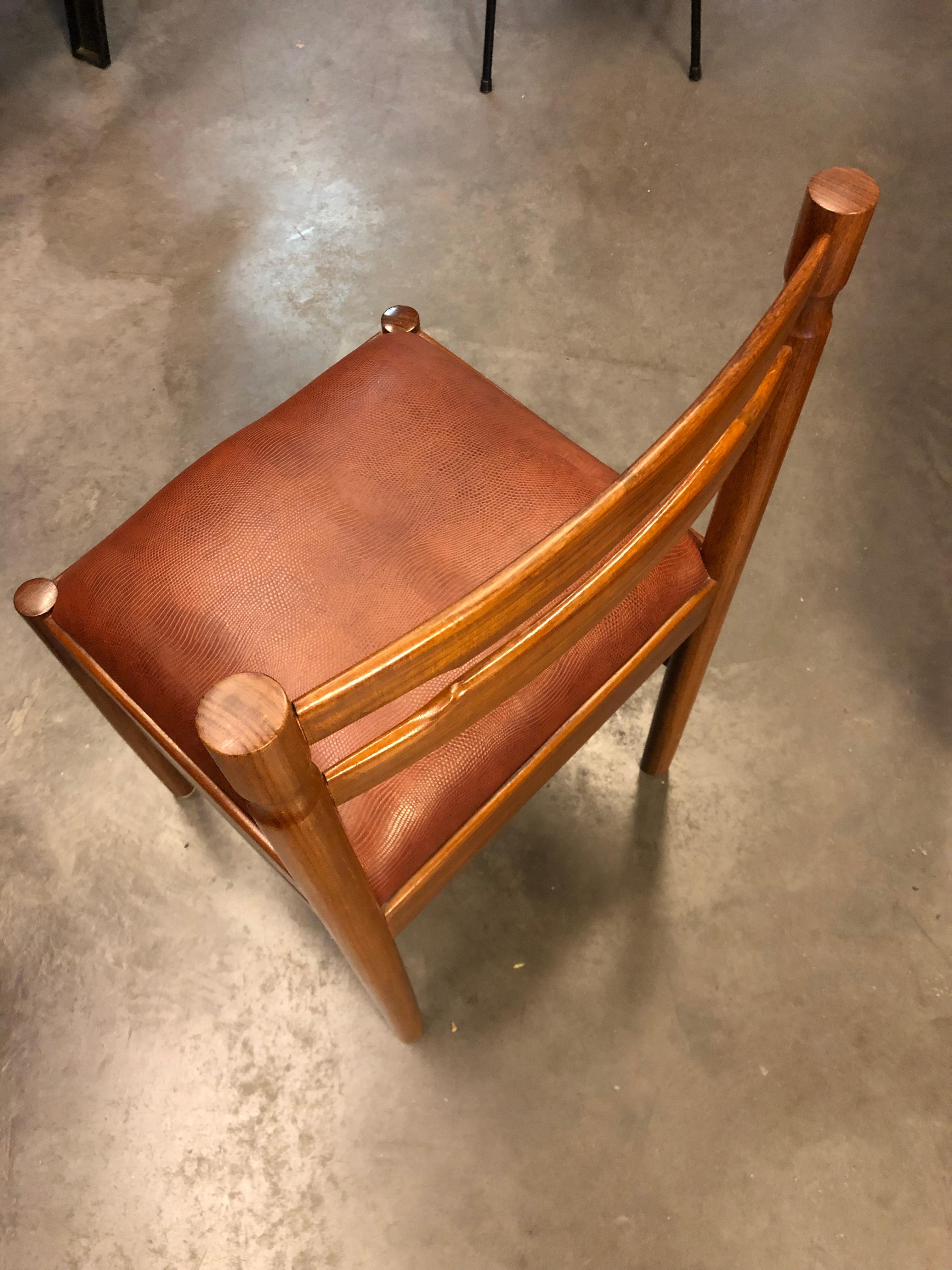 Mid century modern chairs For Sale at 1stDibs