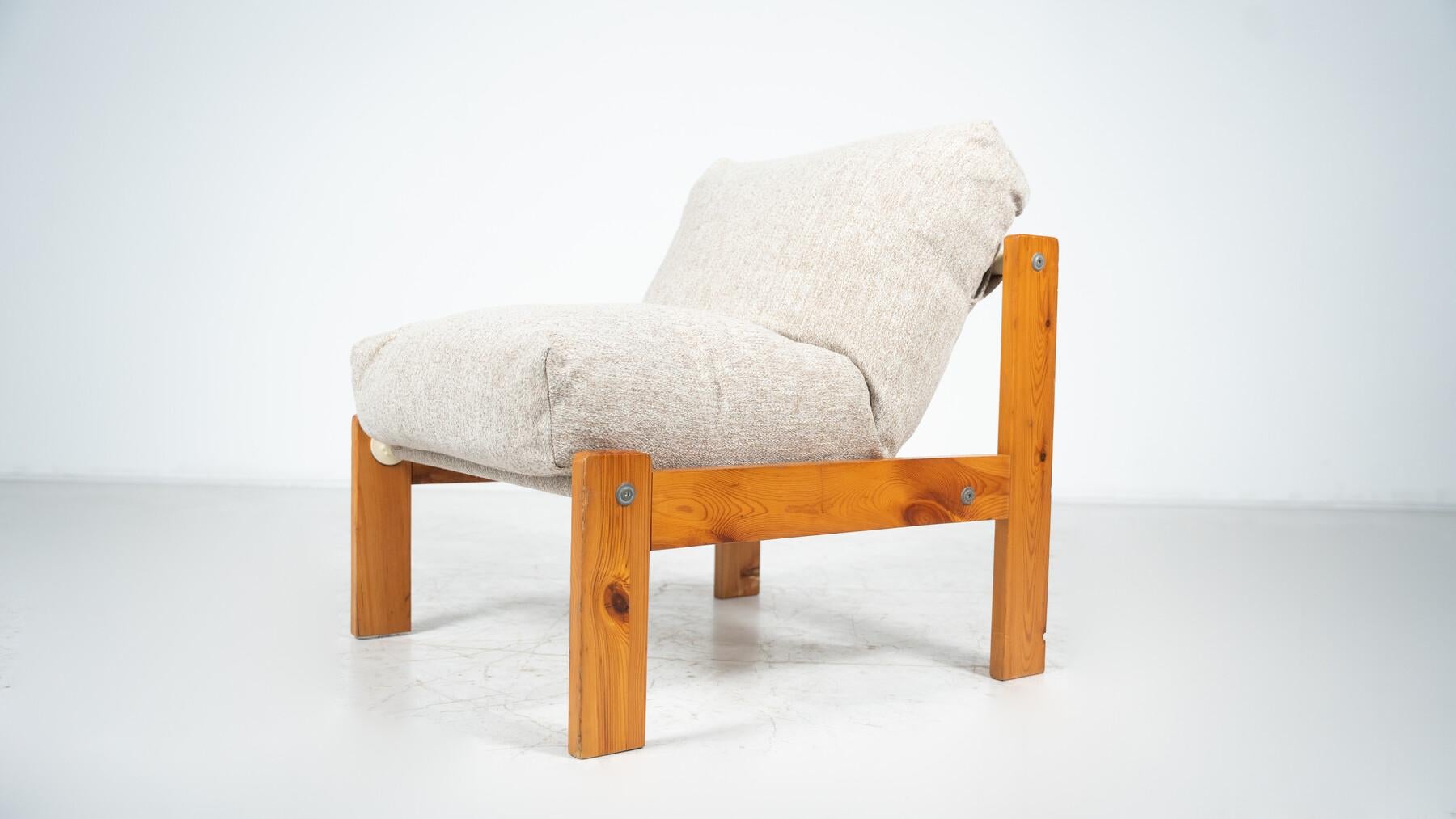 Mid-Century Modern Chairs, Italy, 1960s - Pine wood, New Upholstery In Good Condition For Sale In Brussels, BE