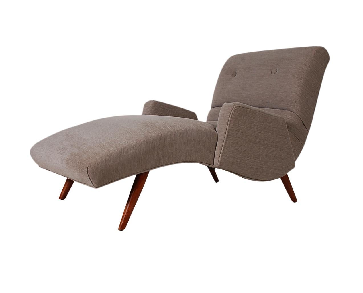 Mid-Century Modern Chaise Lounge Chair mit grauem Tweedbezug (amerikanisch)
