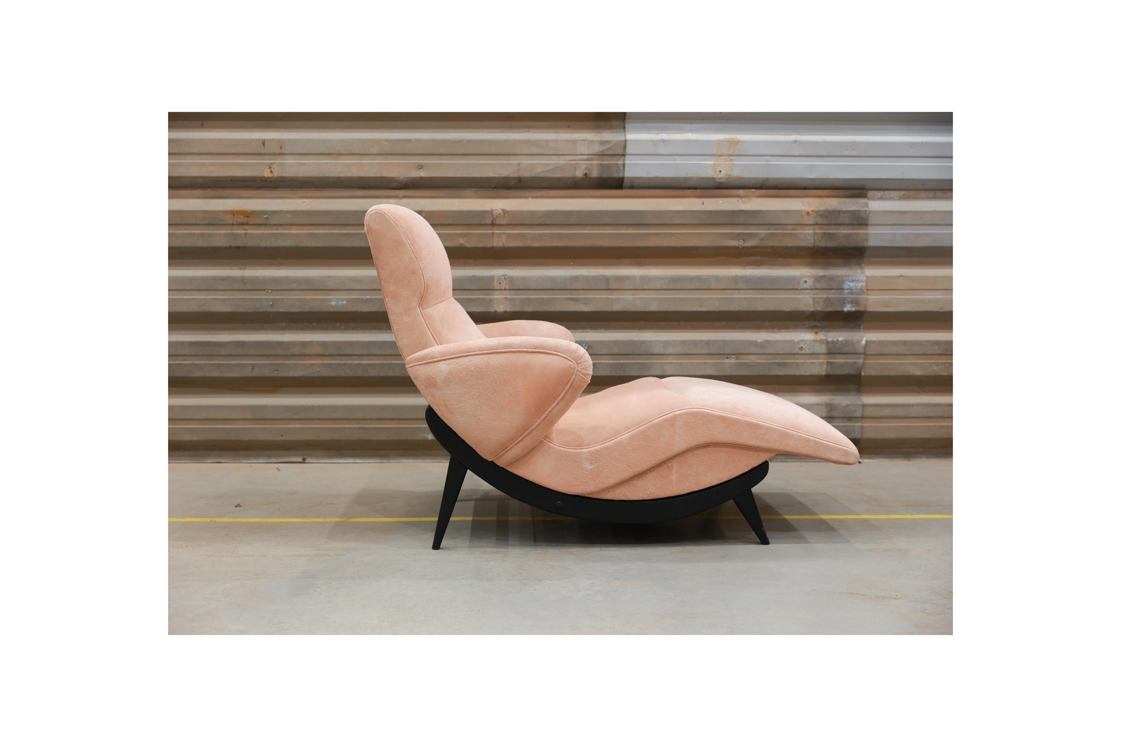 Mid-Century Modern Chaise longue moderne du milieu du siècle en bois dur et en tissu, Unknown, c. 1950 en vente