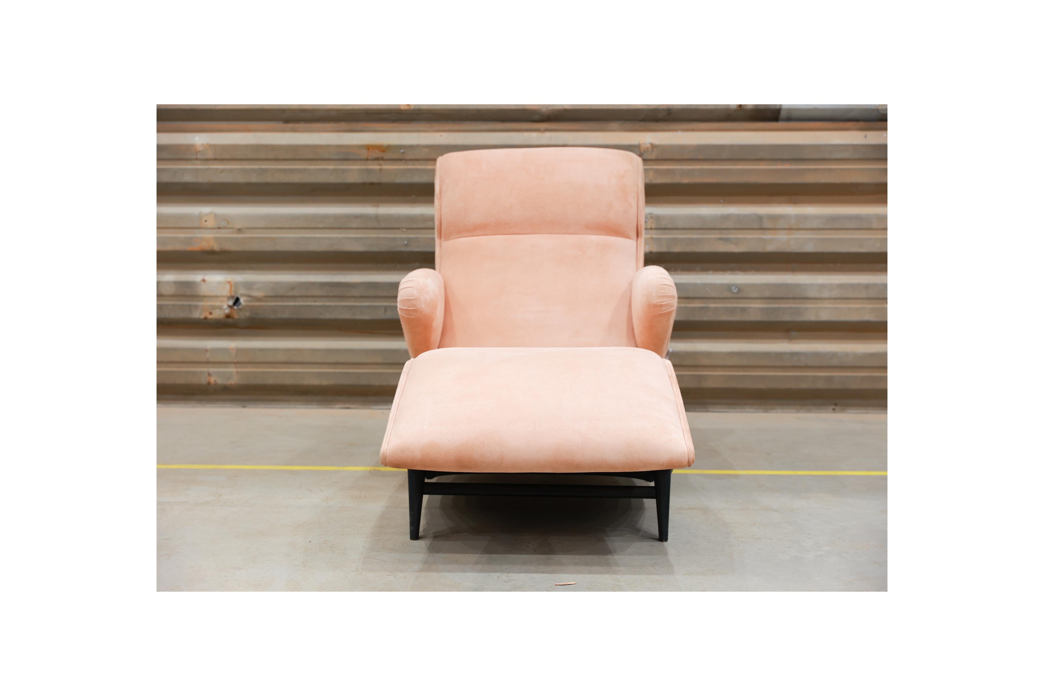 Chaise longue moderne du milieu du siècle en bois dur et en tissu, Unknown, c. 1950 en vente 1