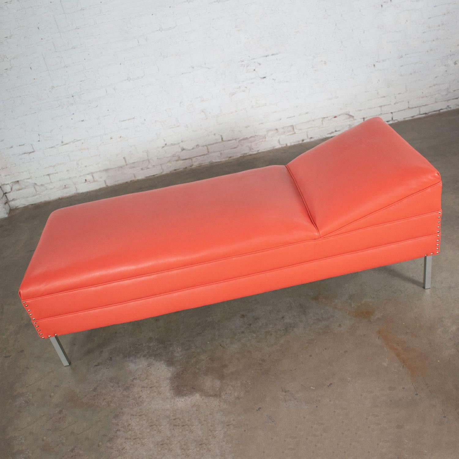 Mid-Century Modern Chaise or Day Bed in Coral Vinyl Faux Leather Aluminum Legs For Sale 1