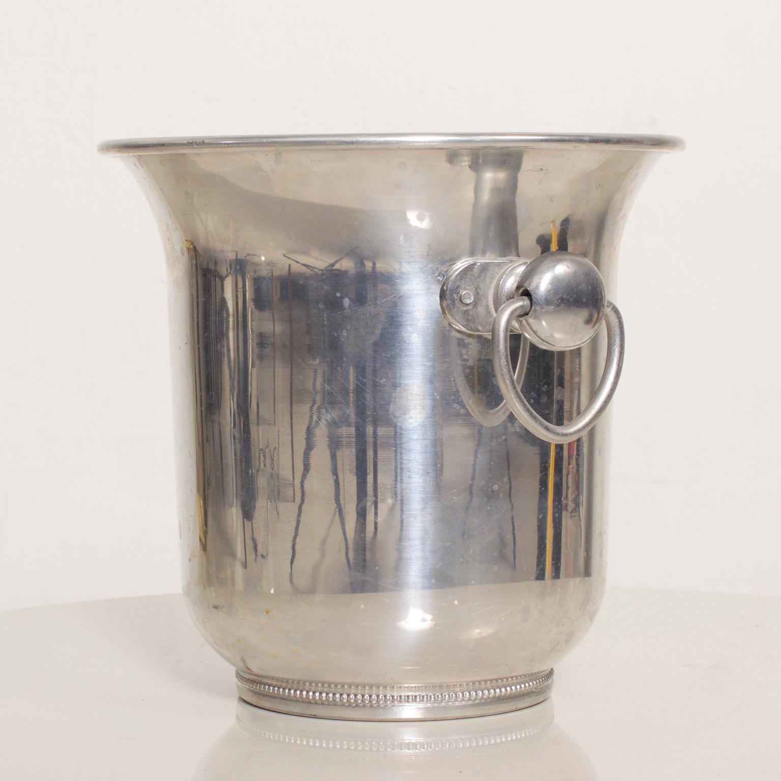 For your pleasure: Vintage Mid-Century Modern Champagne bucket, wine cooler, ice bucket from France stamped MOD Meaux Argit, made in France
Measures: 8 3/4