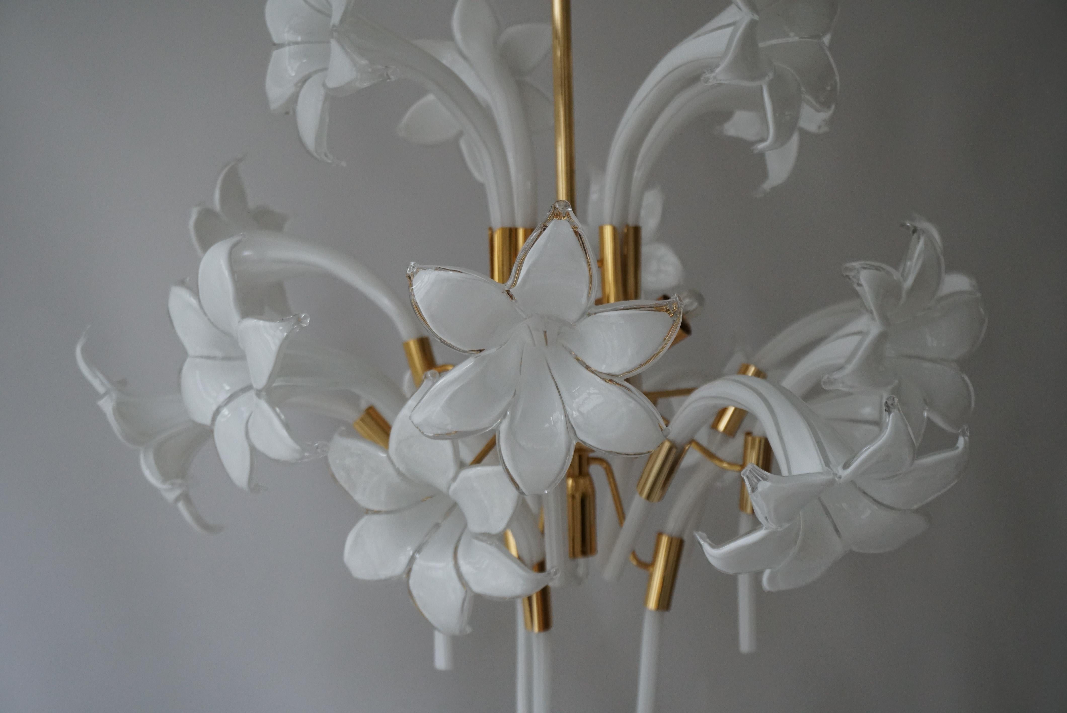20th Century Mid-Century Modern Chandelier Designed by Franco Luce with Murano Glass Flowers For Sale