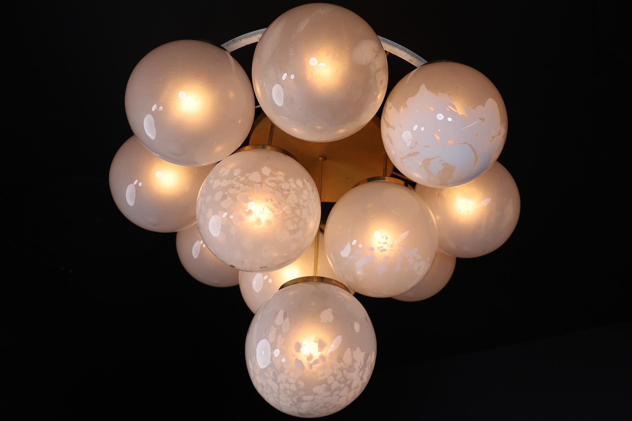 Mid-Century Modern Chandelier/Flush Mount With Large Globes, Italy 1960s For Sale 4