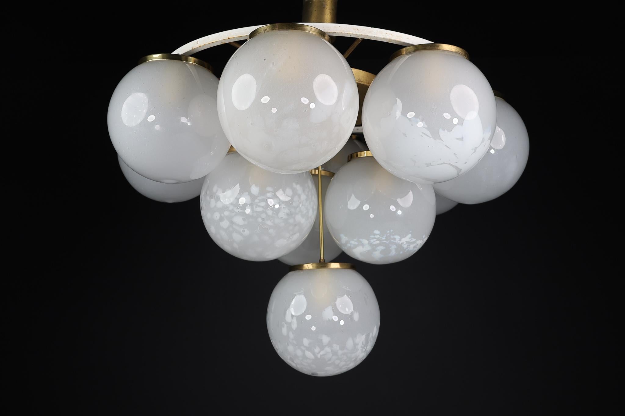 Mid-Century Modern Chandelier/Flush Mount With Large Globes, Italy 1960s For Sale 5
