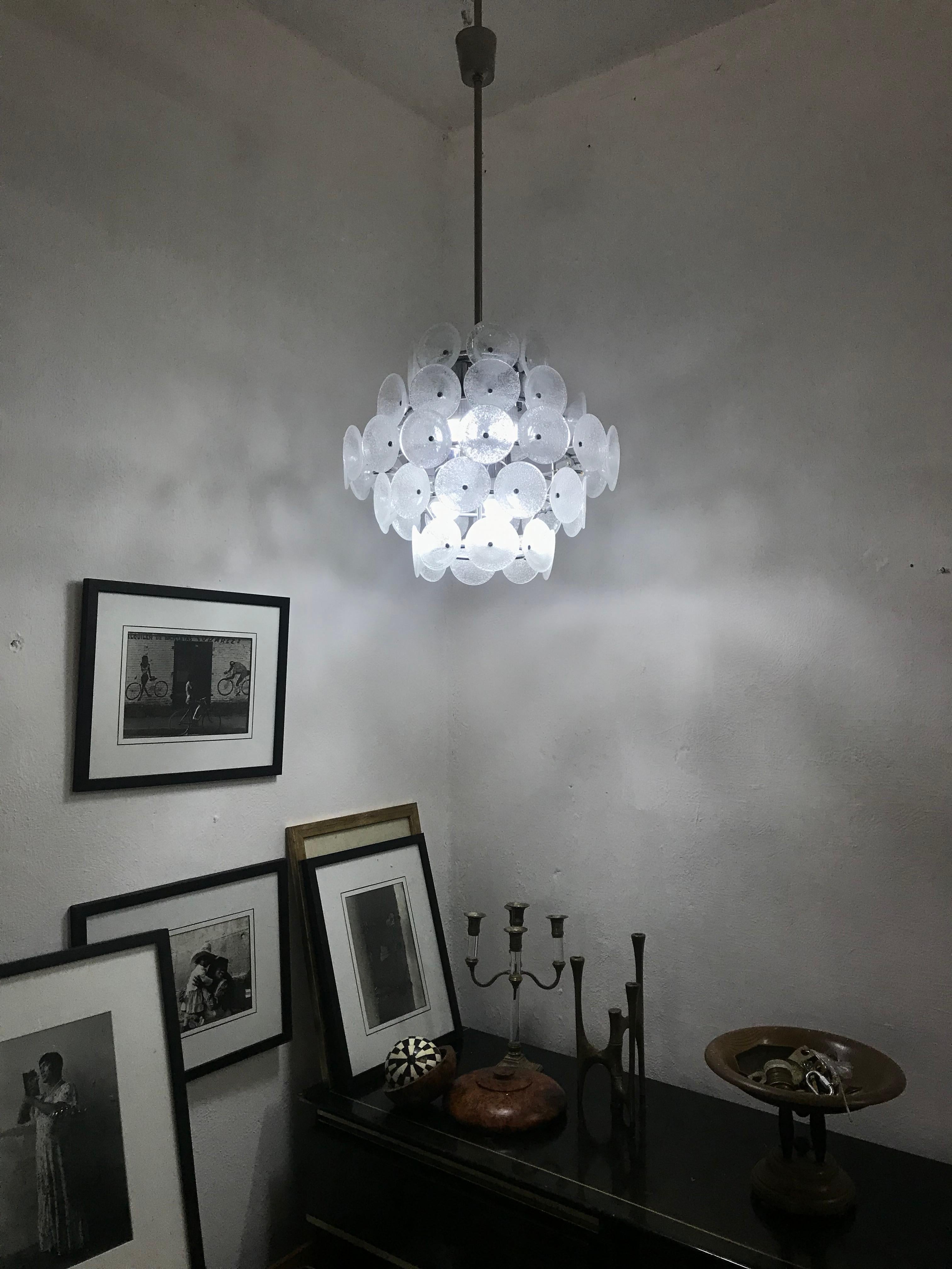 Mid-Century Modern-Kronleuchter aus Murano-Pulegoso-Glas, Vistosi zugeschrieben (Mitte des 20. Jahrhunderts) im Angebot