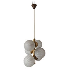 Lampadario moderno di metà secolo in vetro testurizzato e ottone di Kaiser, Germania