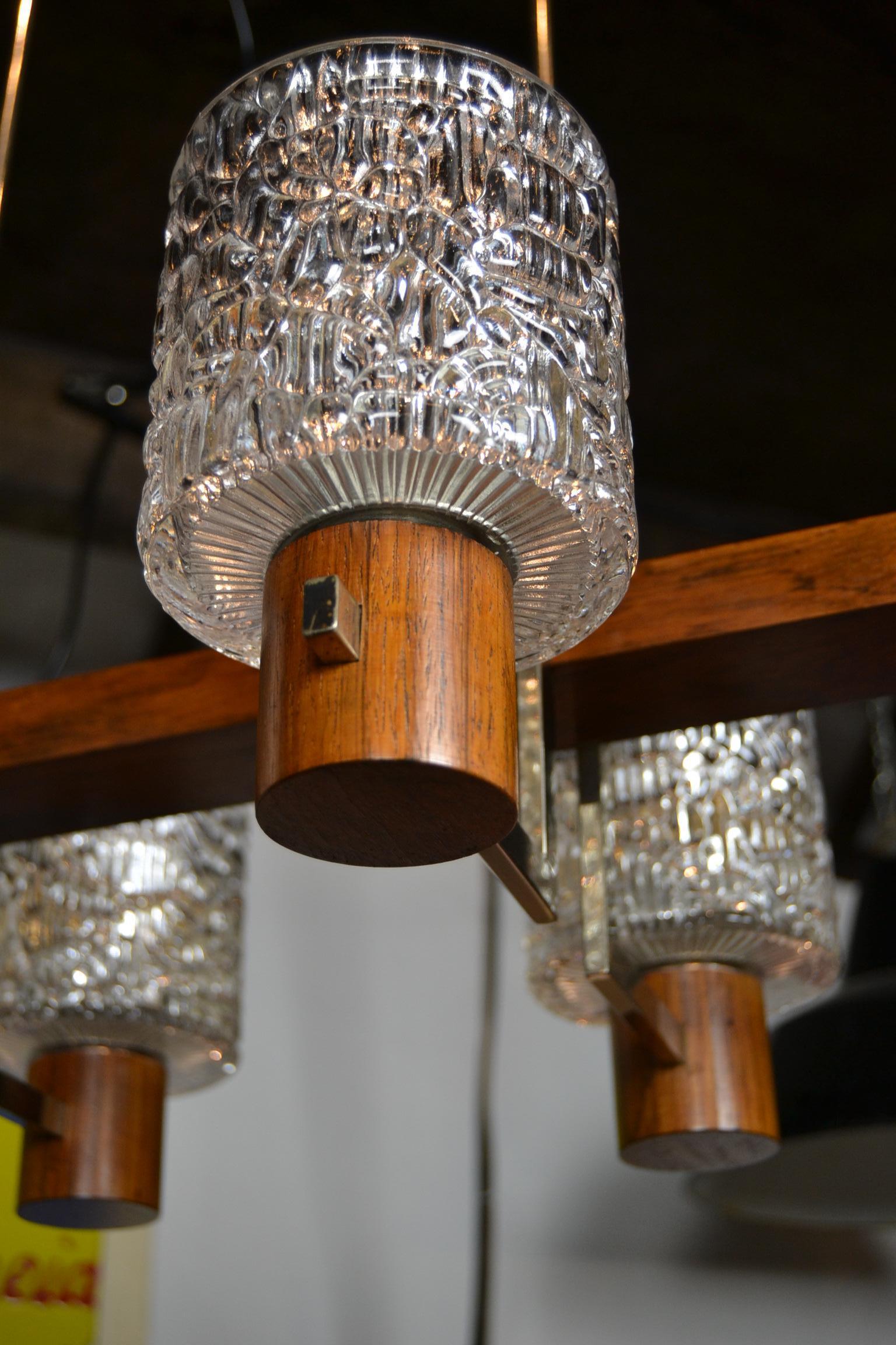 Araña de 8 luces de estilo escandinavo de madera, cromo y cristal artístico Europeo en venta