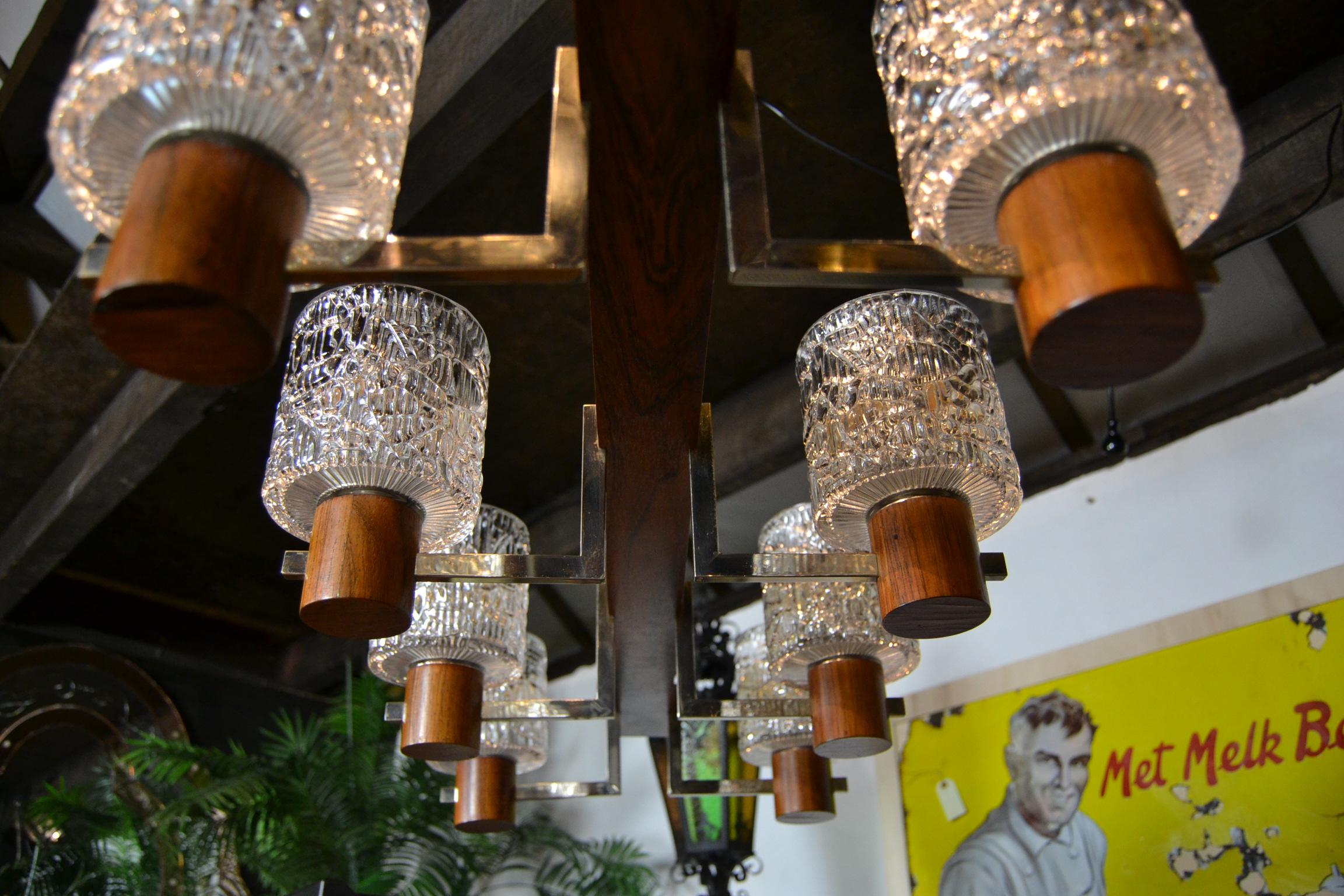 Araña de 8 luces de estilo escandinavo de madera, cromo y cristal artístico Chapado en venta