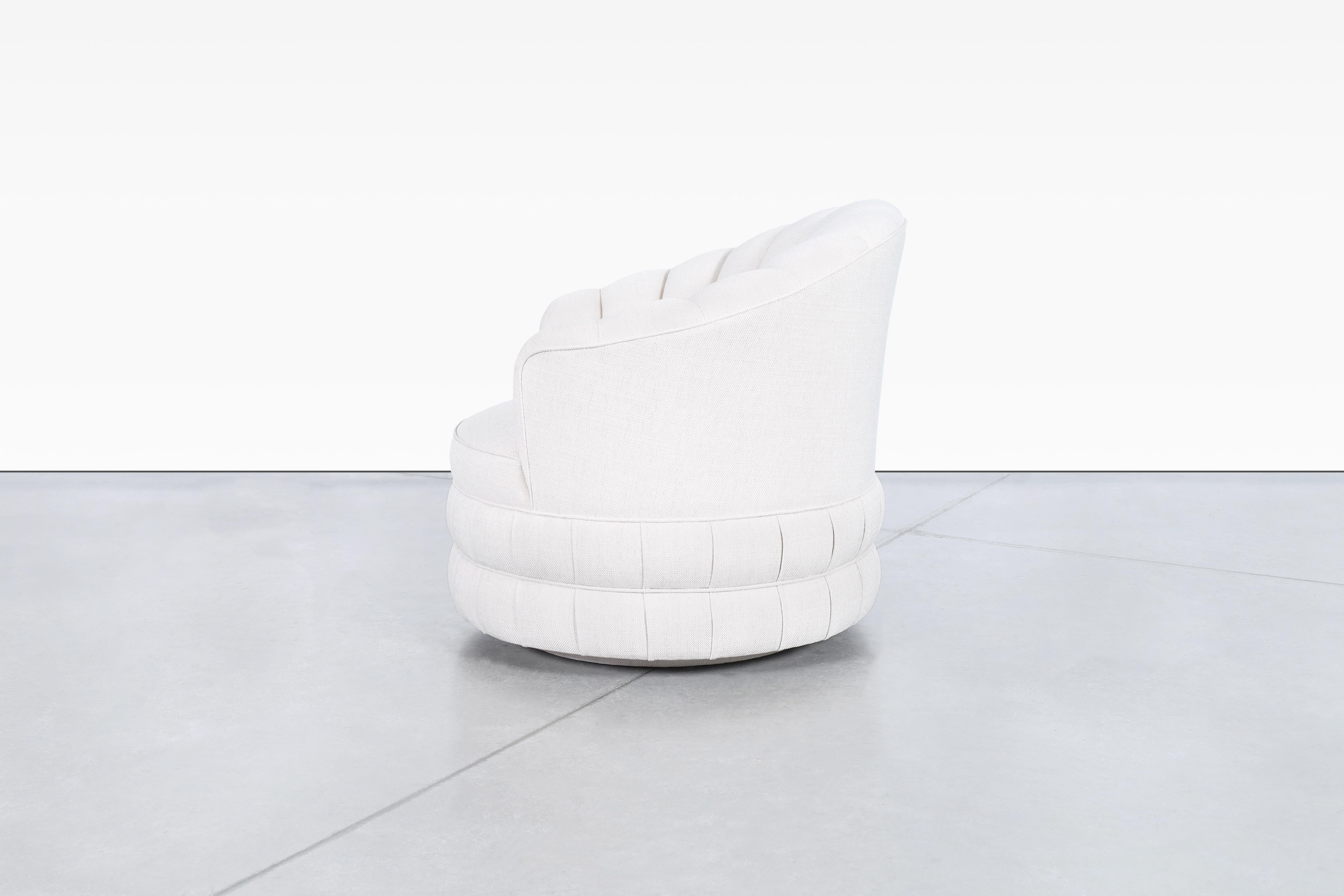 Chaises longues pivotantes à dossier Channel Modernity en vente 4